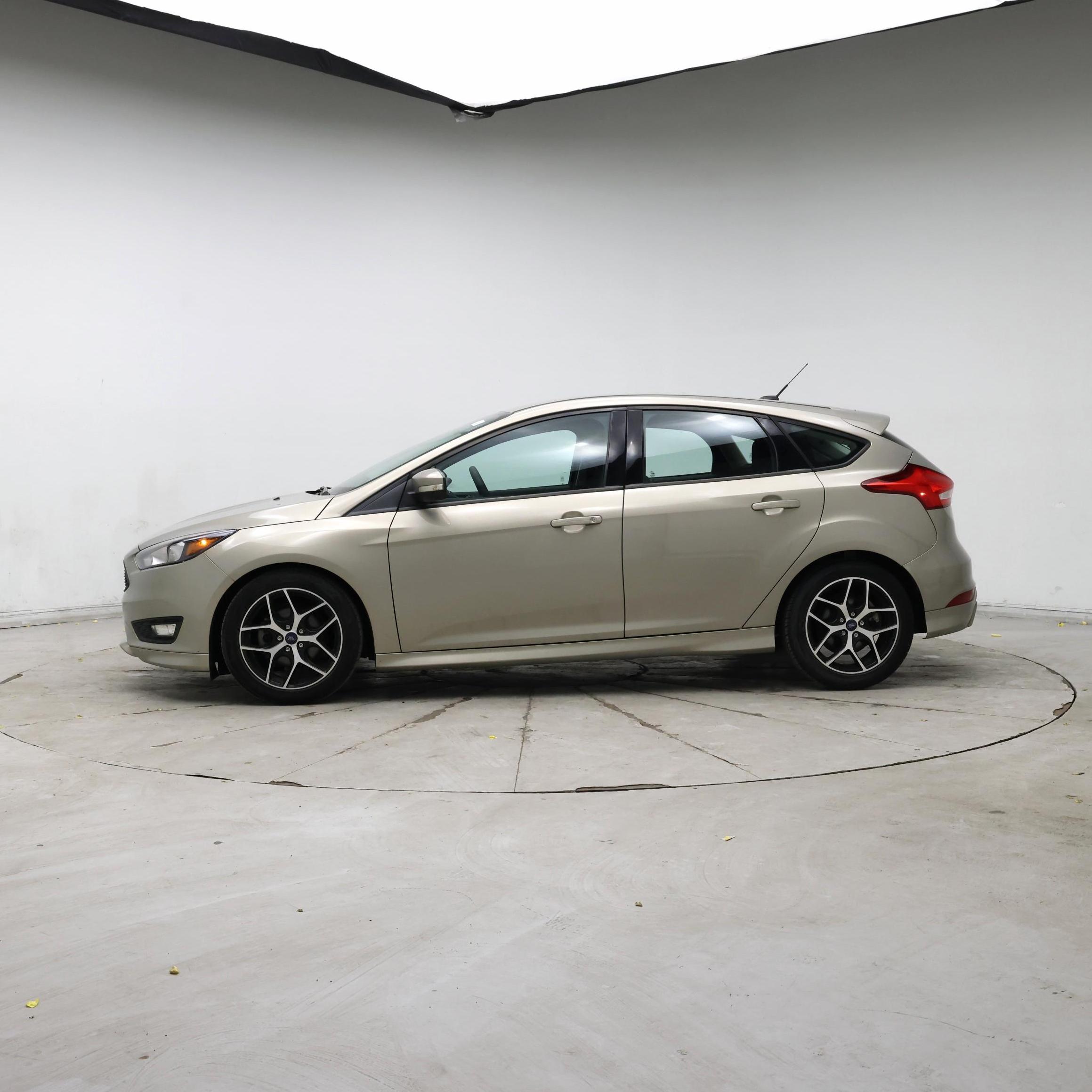 Thumbnail: 2016 Ford Focus - 3