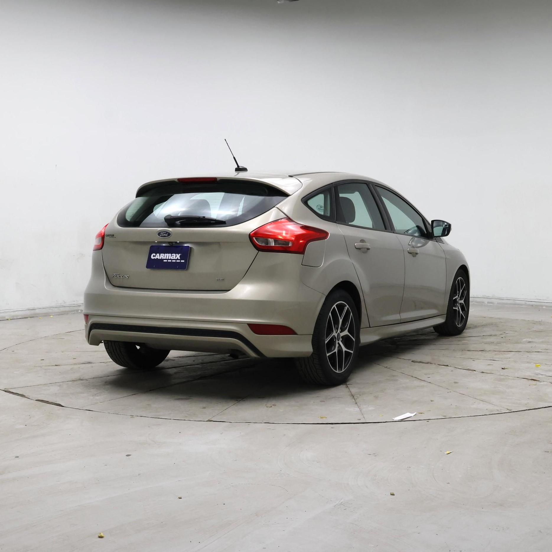 Thumbnail: 2016 Ford Focus - 8