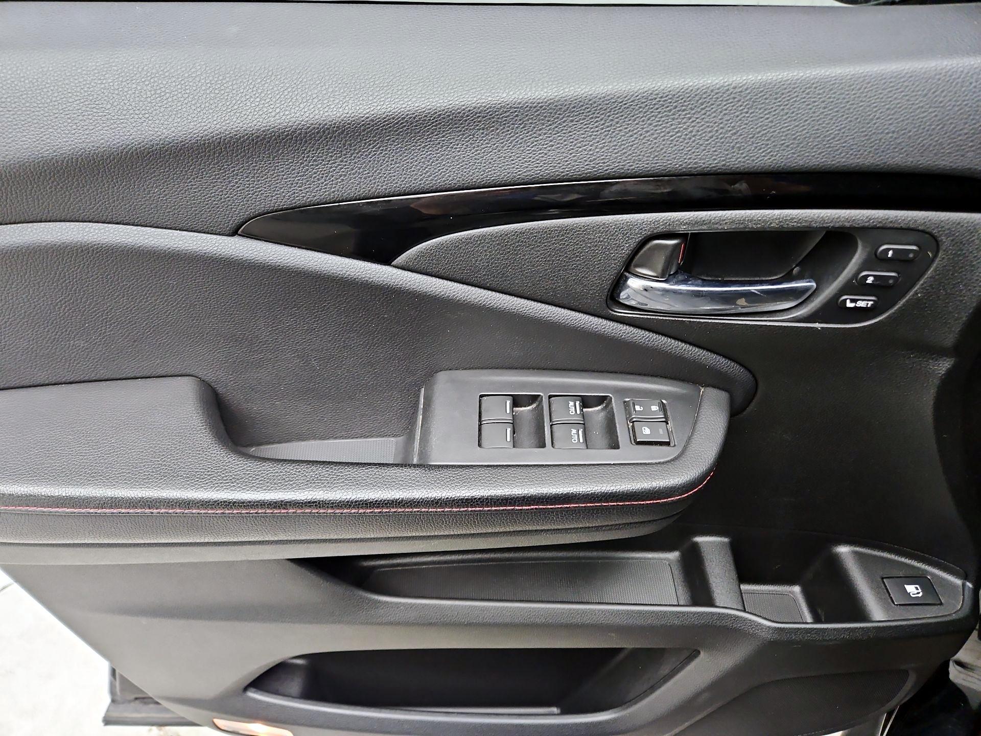 Thumbnail: 2017 Honda Ridgeline - 12