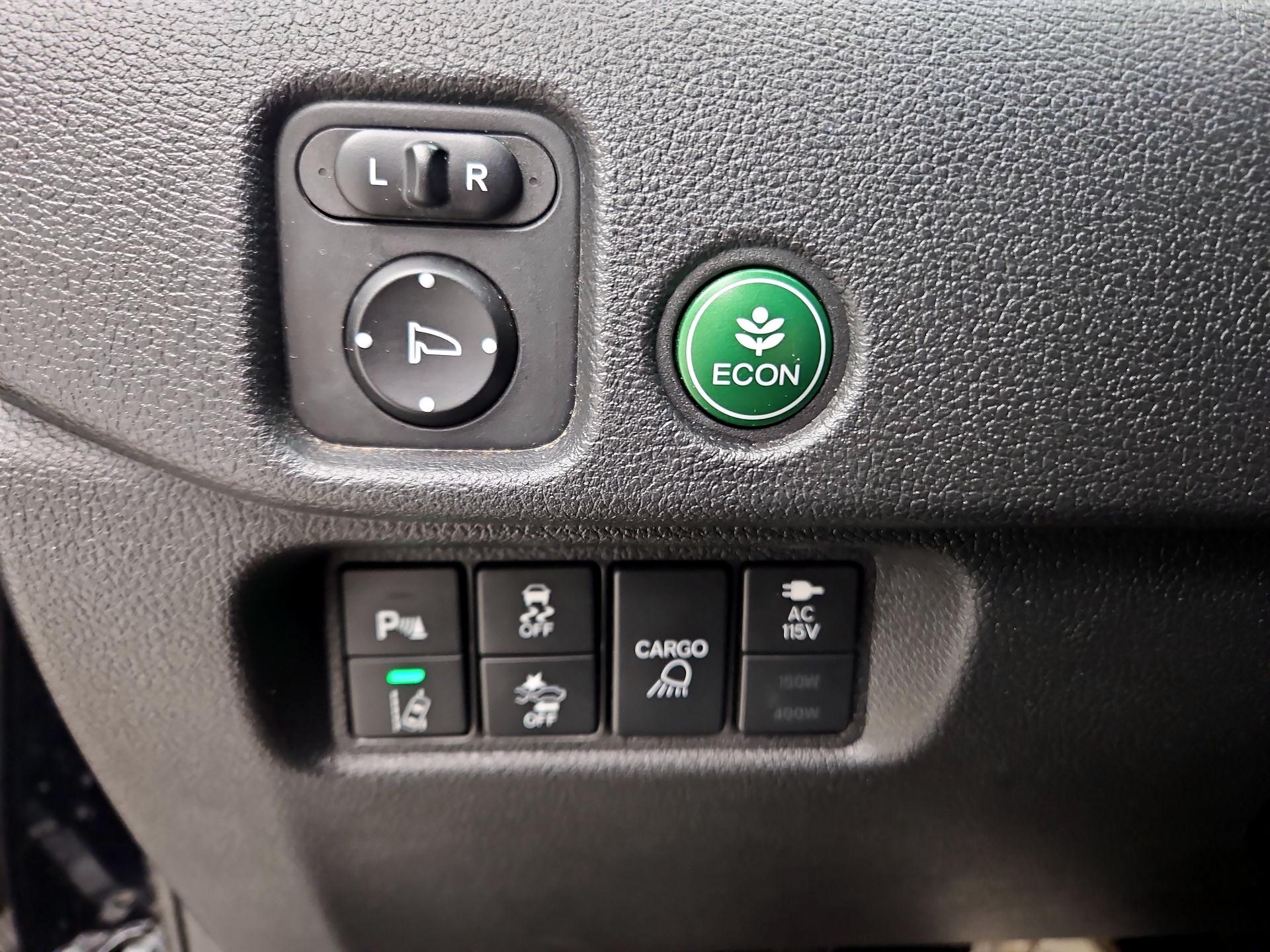 Thumbnail: 2017 Honda Ridgeline - 13