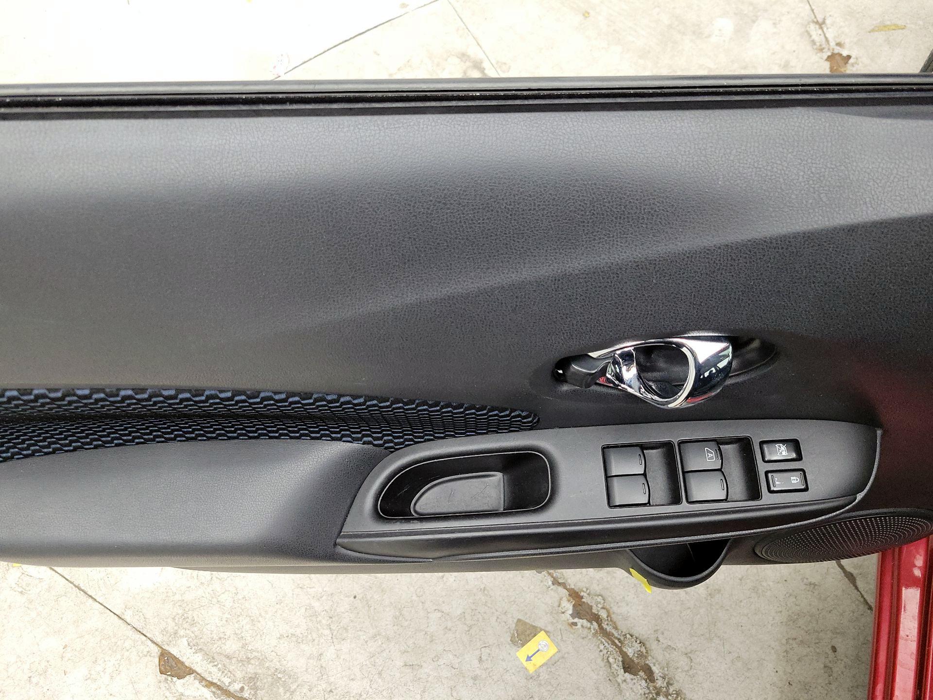 Thumbnail: 2019 Nissan Versa Note - 12