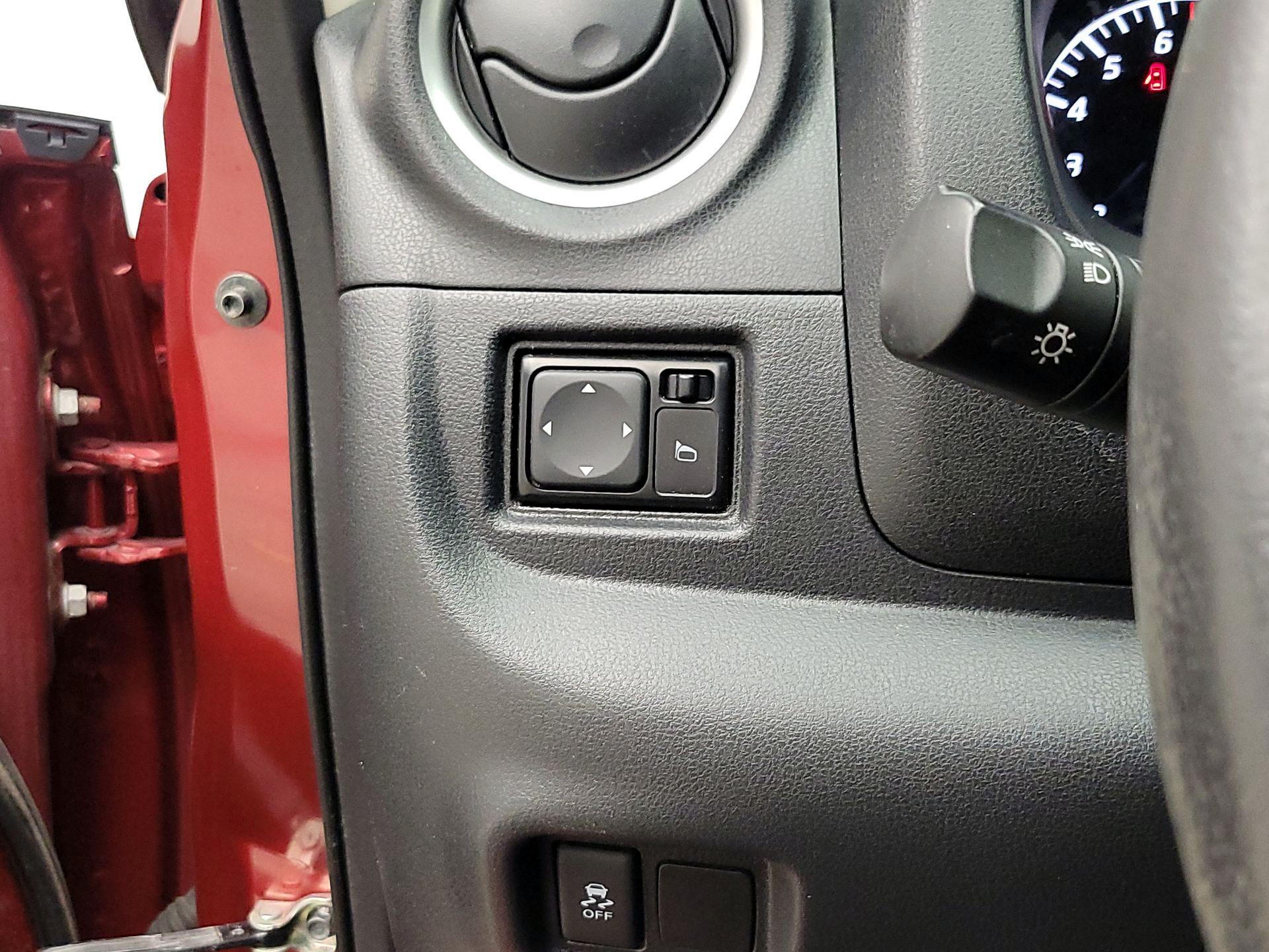 Thumbnail: 2019 Nissan Versa Note - 13