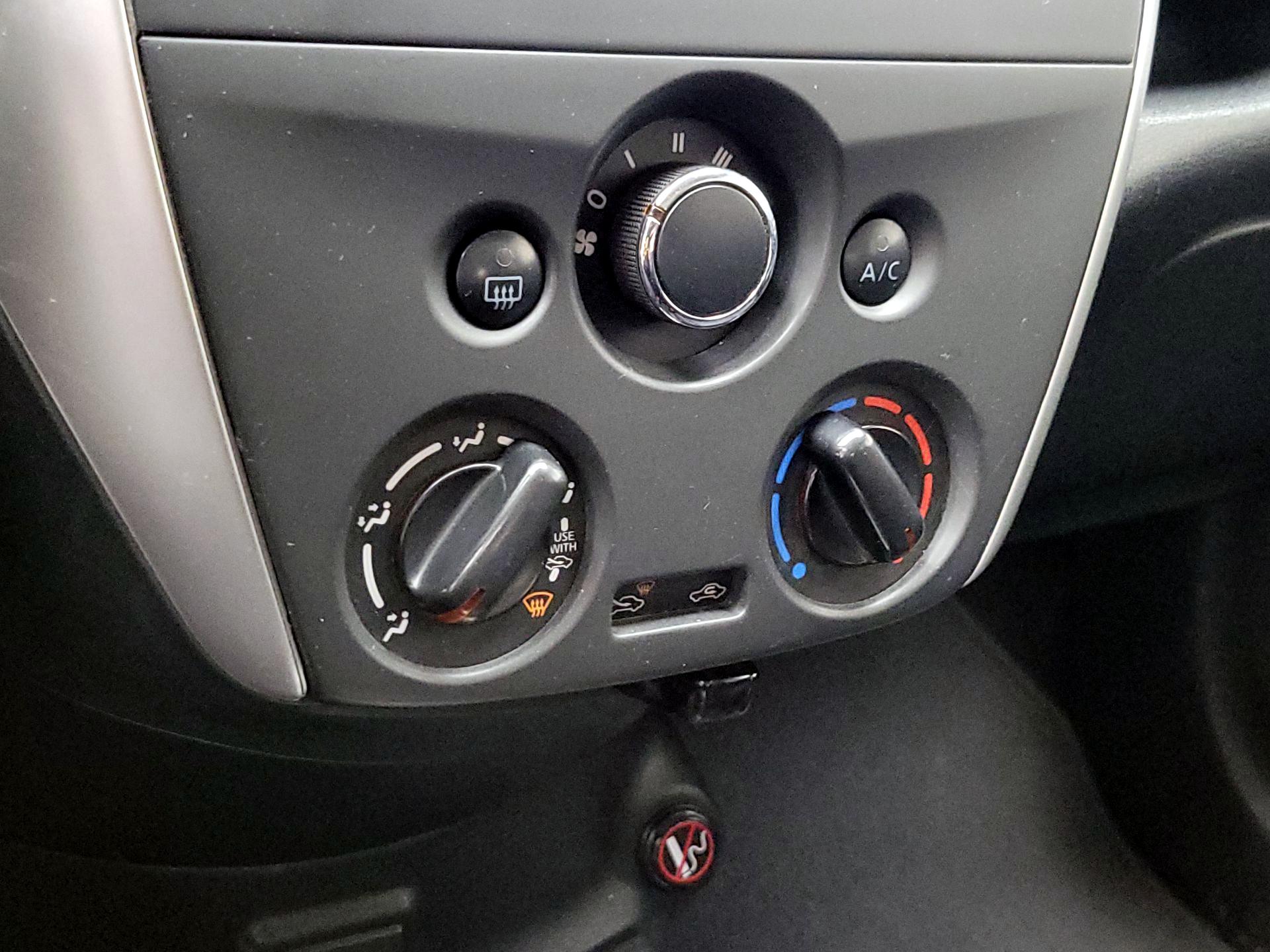 Thumbnail: 2019 Nissan Versa Note - 16