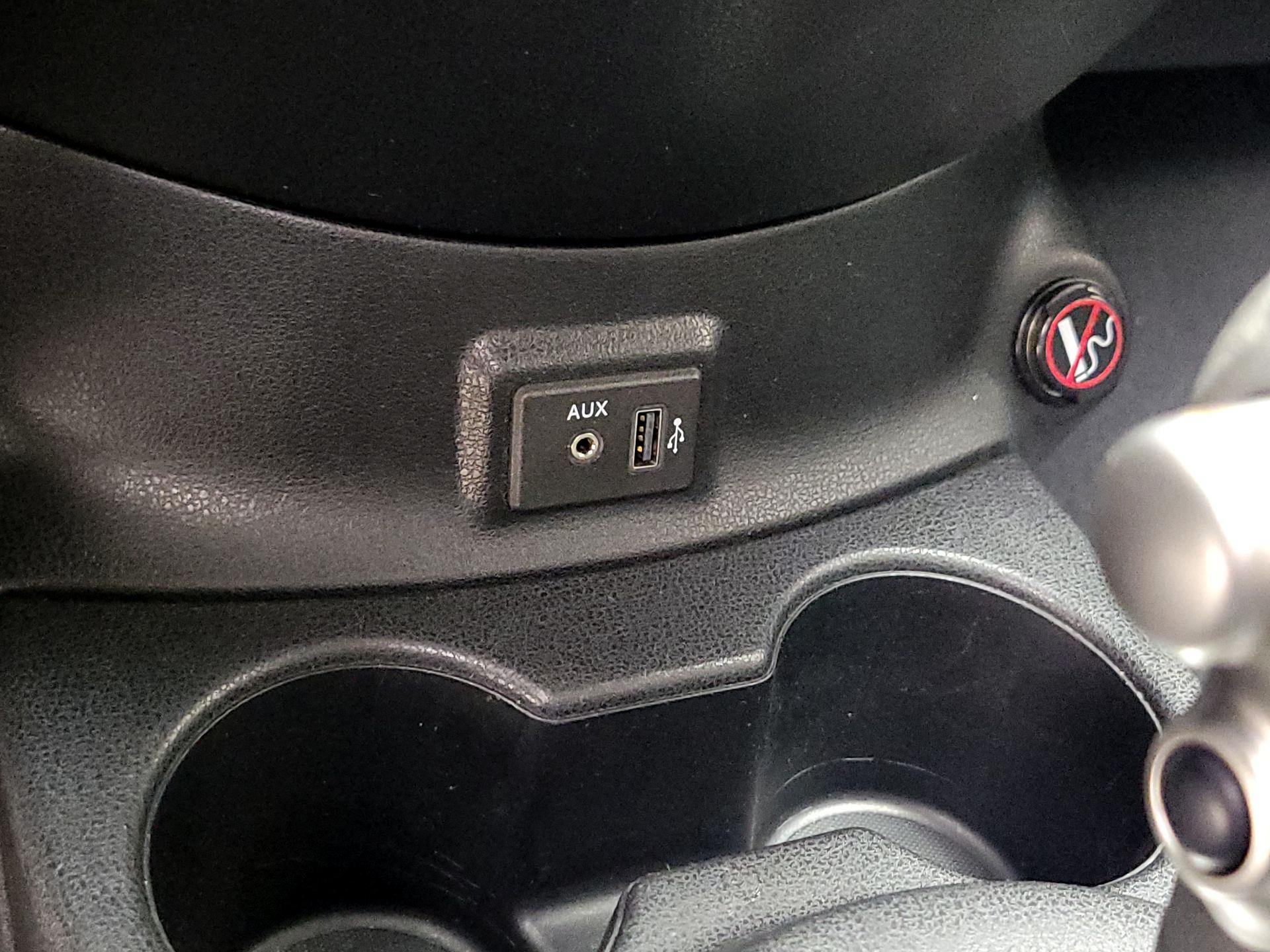 Thumbnail: 2019 Nissan Versa Note - 18