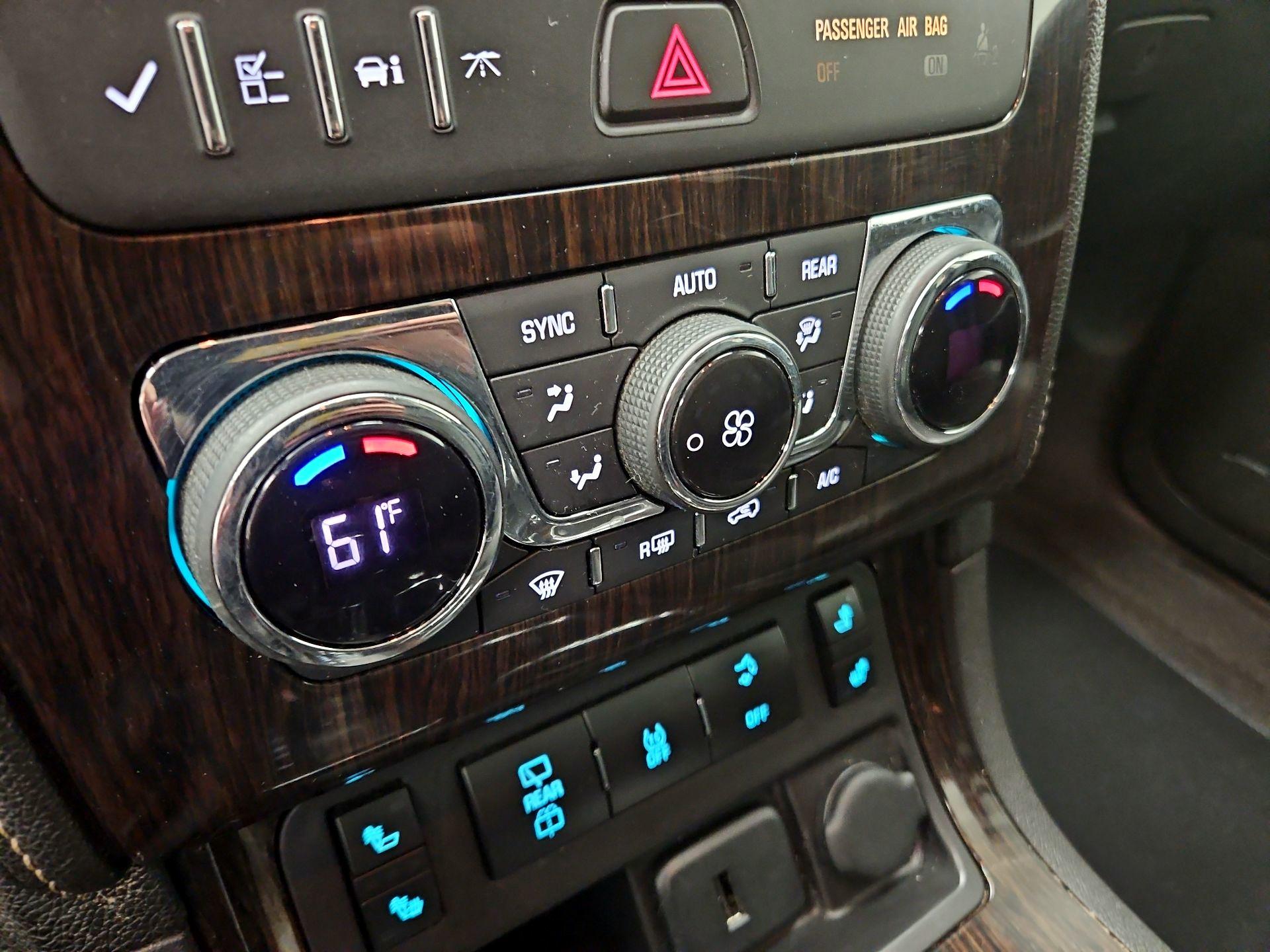 Thumbnail: 2015 Chevrolet Traverse - 16