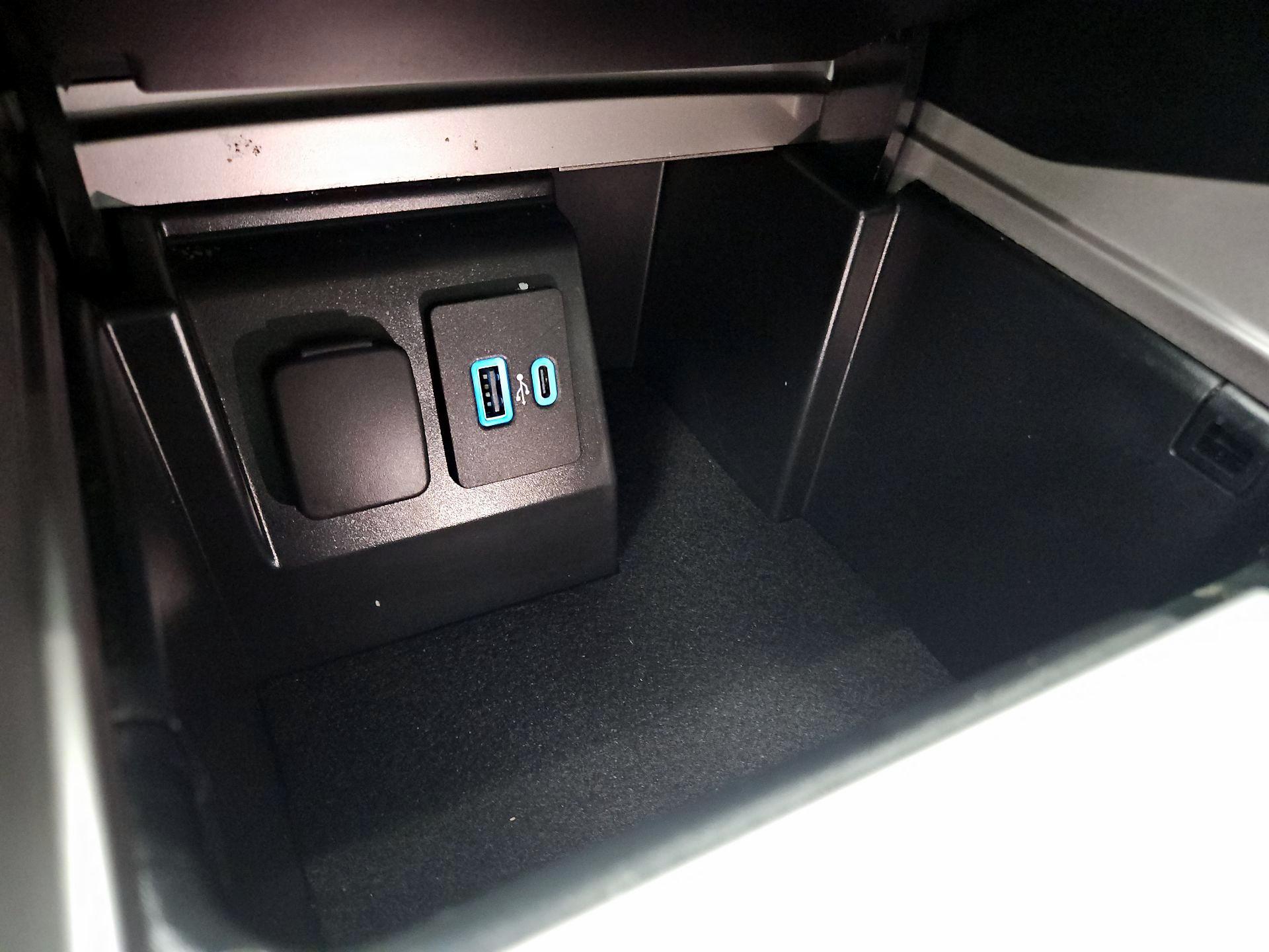 Thumbnail: 2021 Ford Explorer - 19