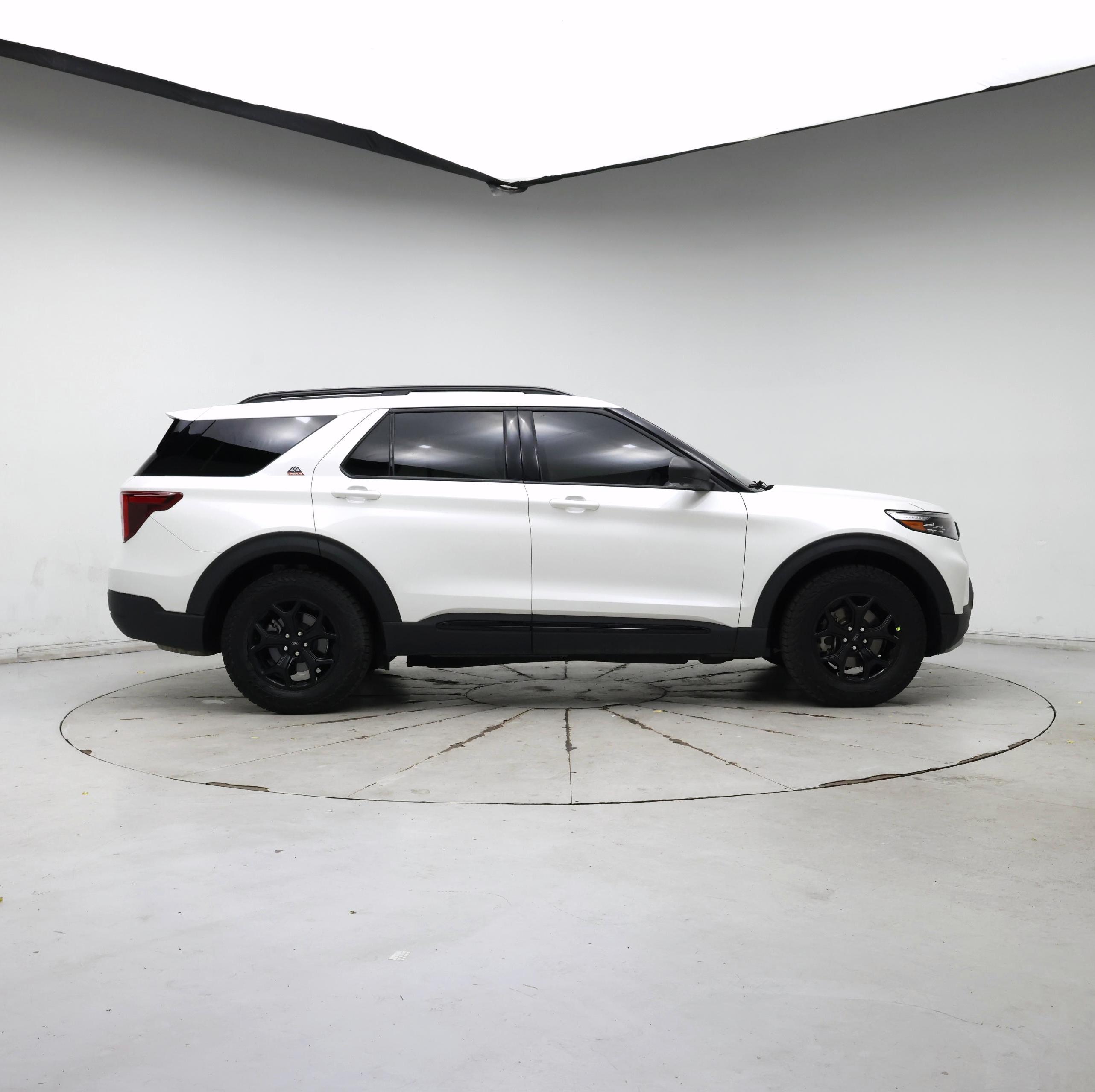Thumbnail: 2021 Ford Explorer - 7