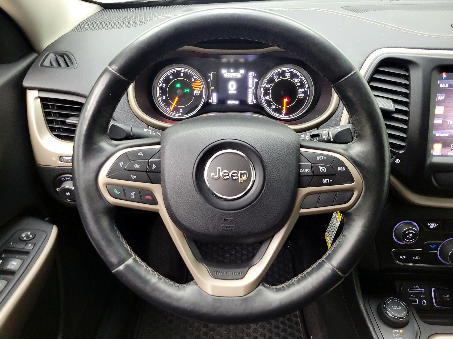 Thumbnail: 2017 Jeep Cherokee - 10