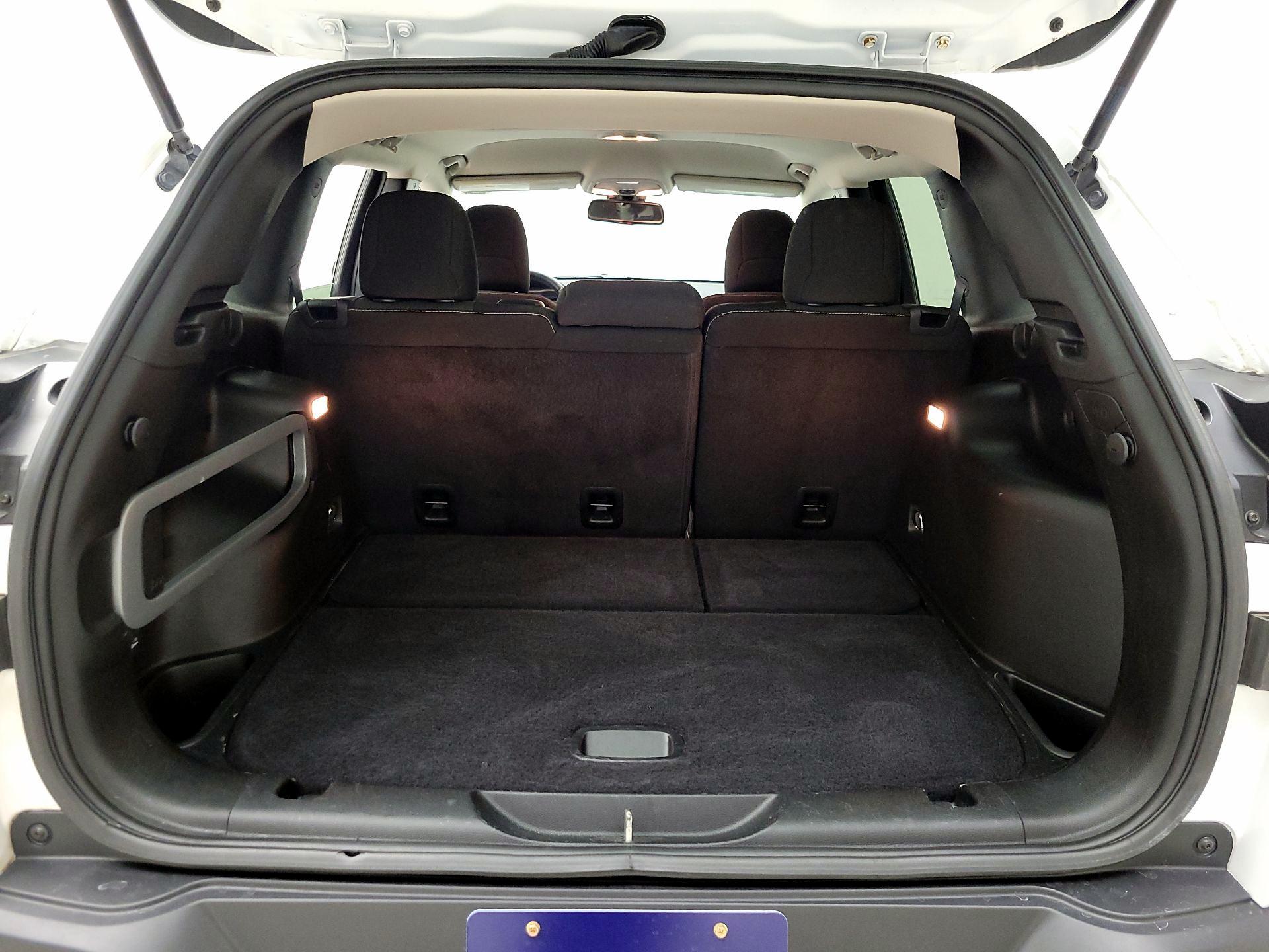 Thumbnail: 2017 Jeep Cherokee - 20