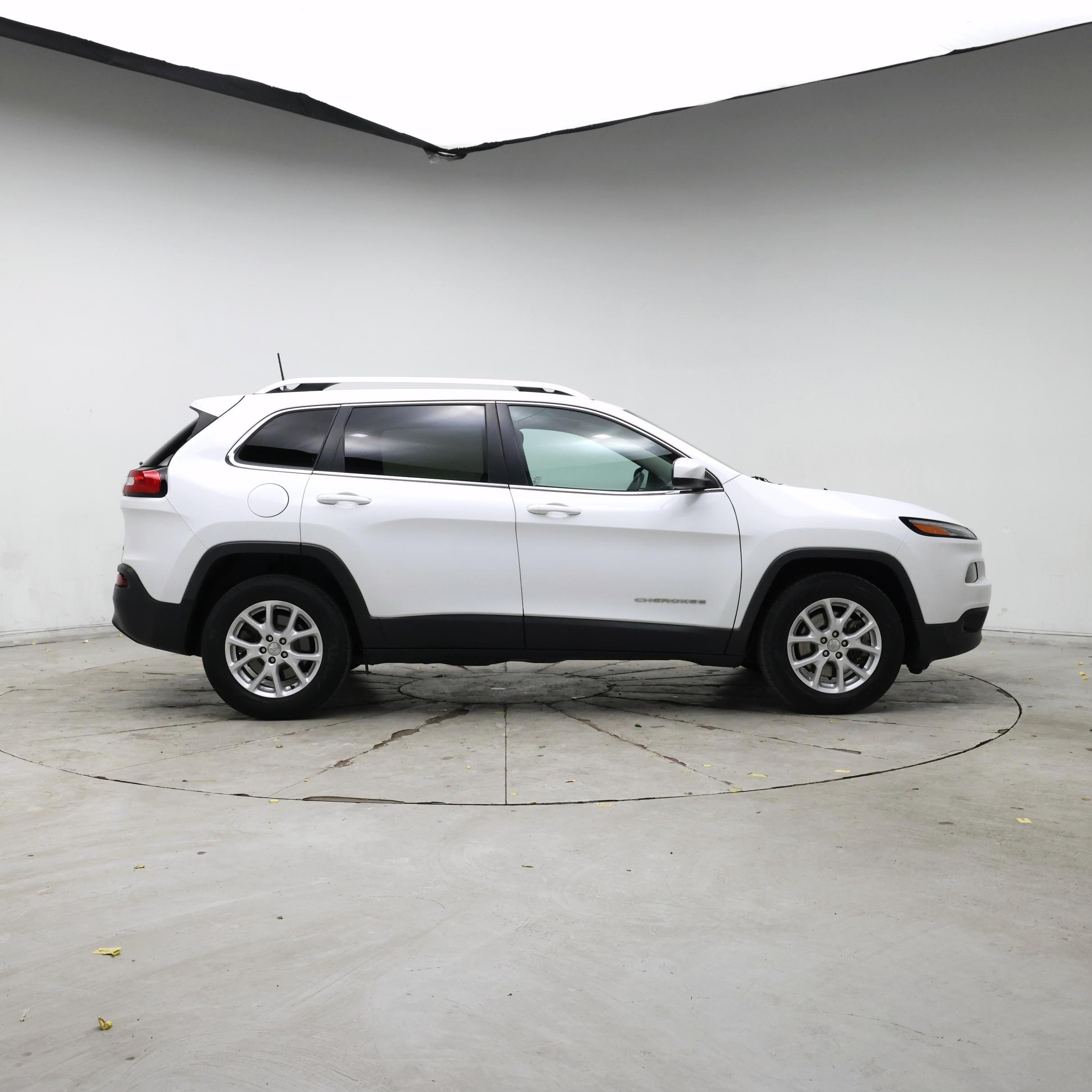 Thumbnail: 2017 Jeep Cherokee - 7