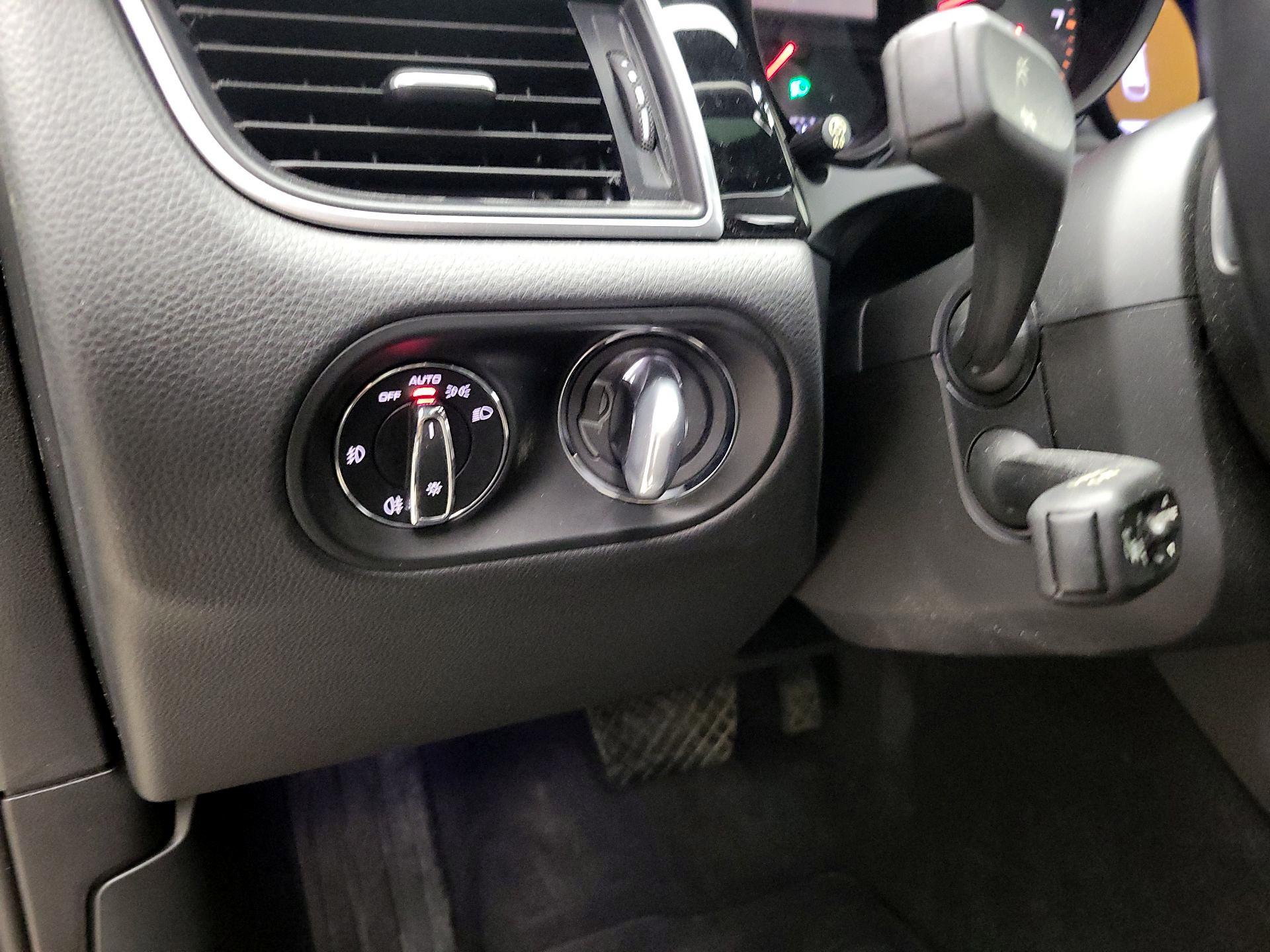 Thumbnail: 2018 Porsche Macan - 13