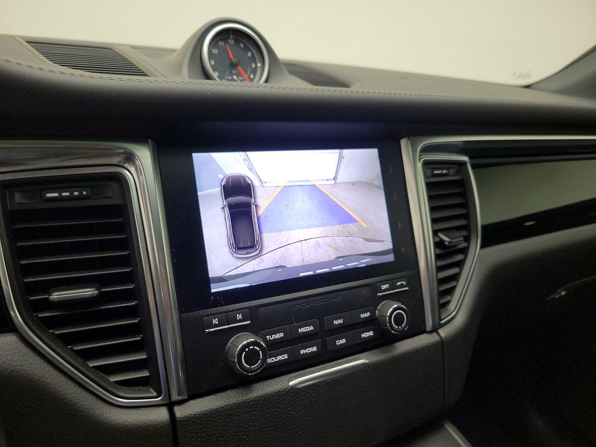 Thumbnail: 2018 Porsche Macan - 15