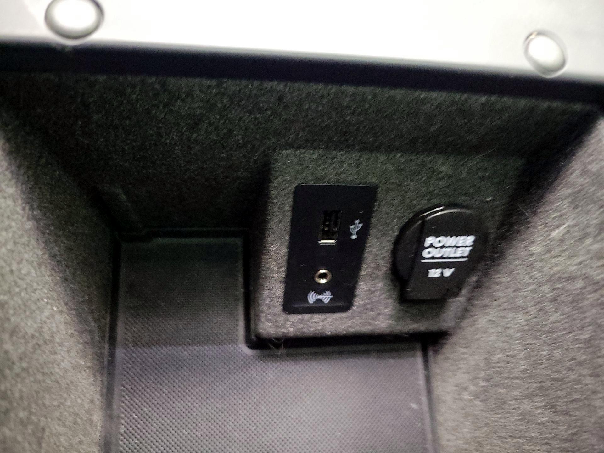 Thumbnail: 2018 Porsche Macan - 19