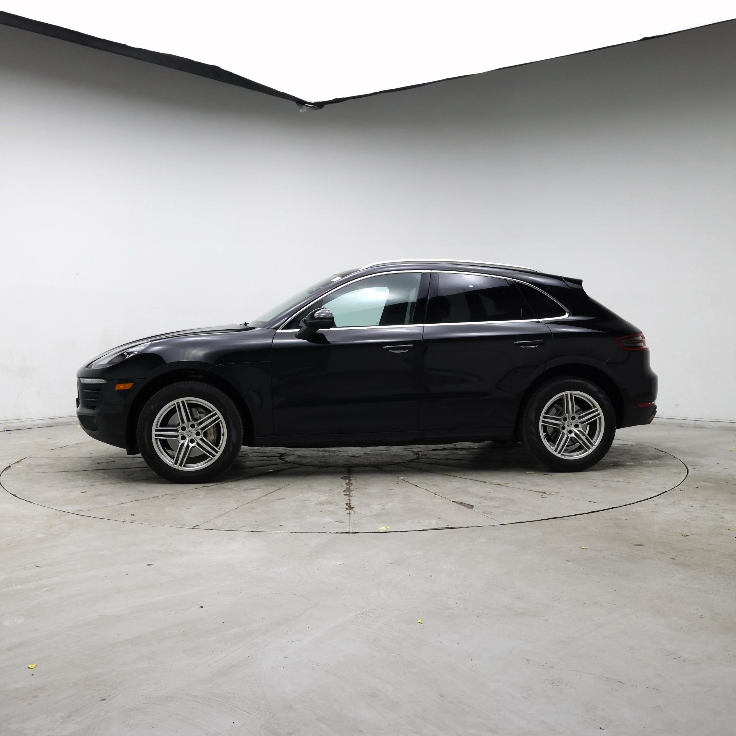 Thumbnail: 2018 Porsche Macan - 3