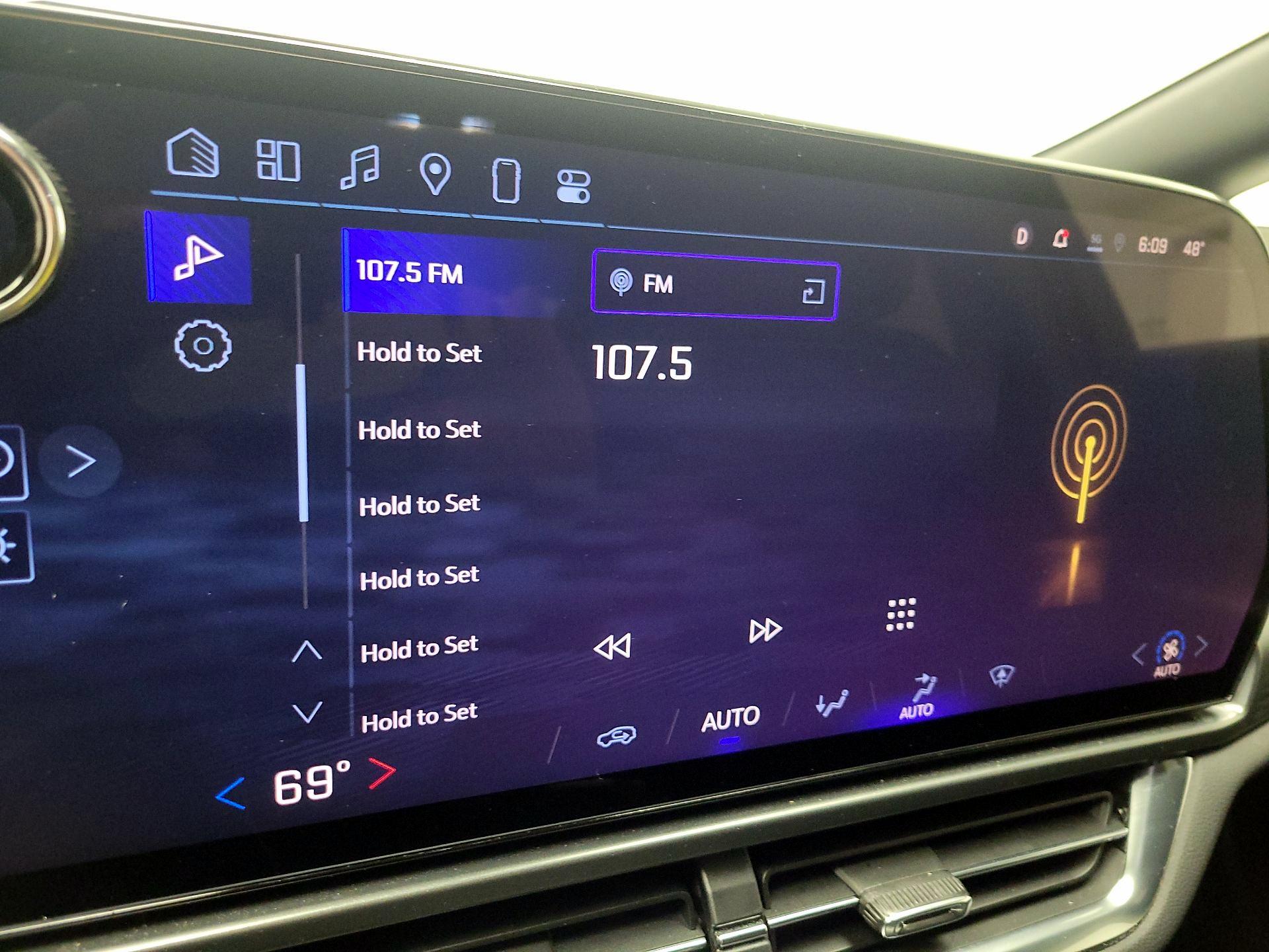 Thumbnail: 2025 Chevrolet Equinox - 16