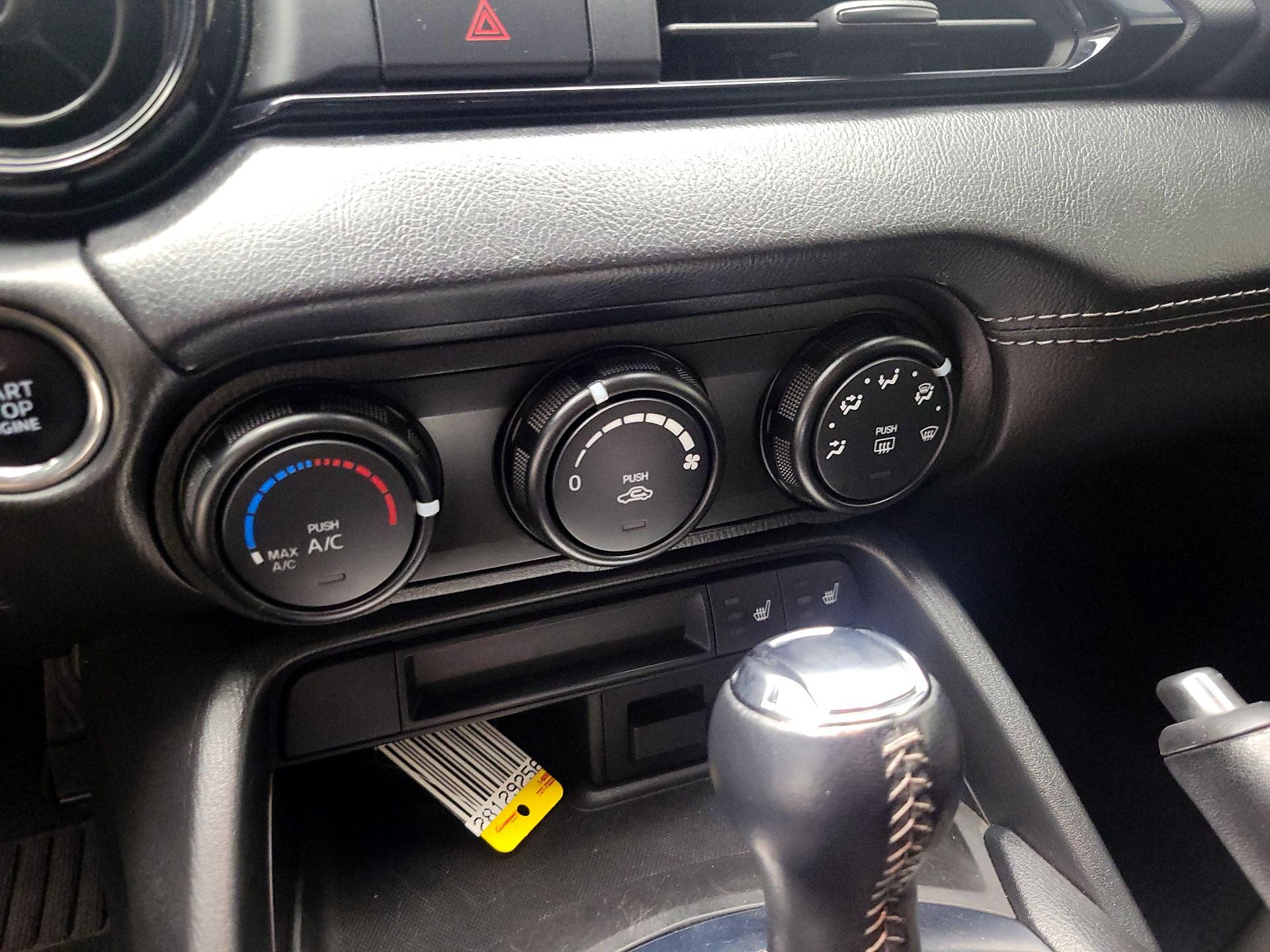 Thumbnail: 2020 Mazda MX-5 Miata - 17