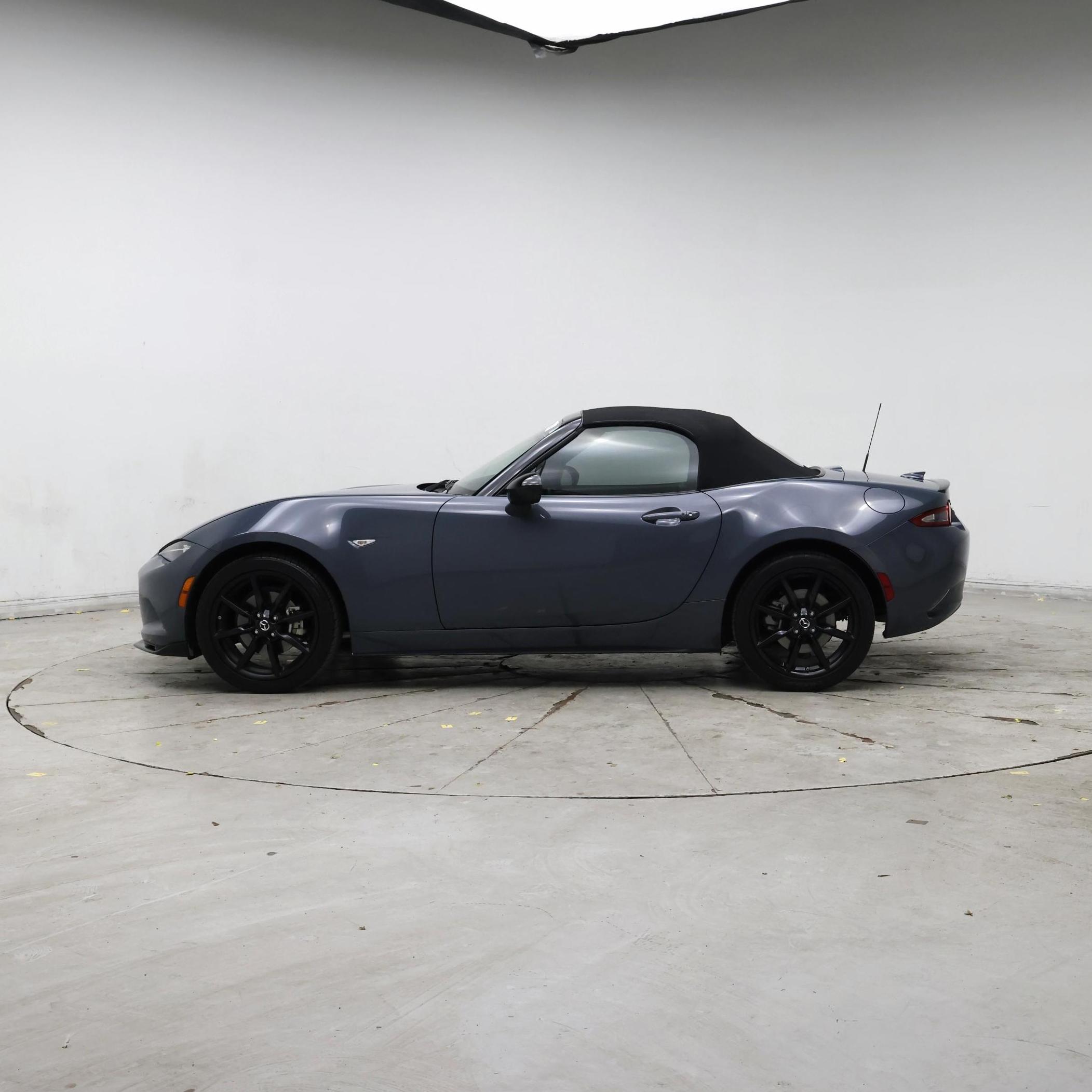Thumbnail: 2020 Mazda MX-5 Miata - 3