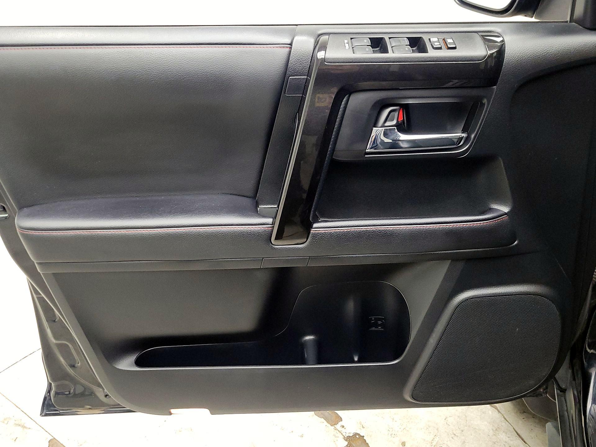 Thumbnail: 2020 Toyota 4Runner - 12