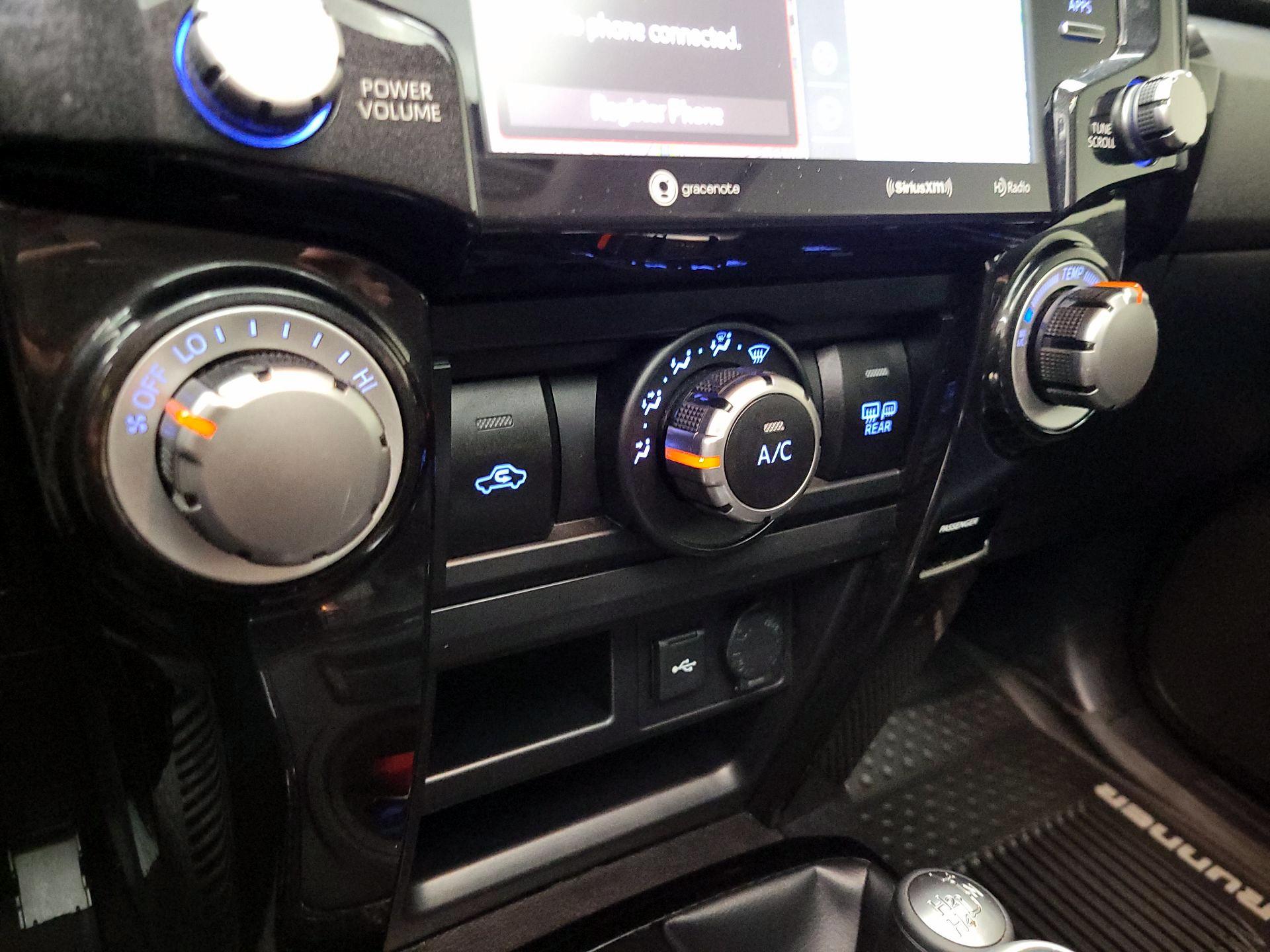 Thumbnail: 2020 Toyota 4Runner - 17