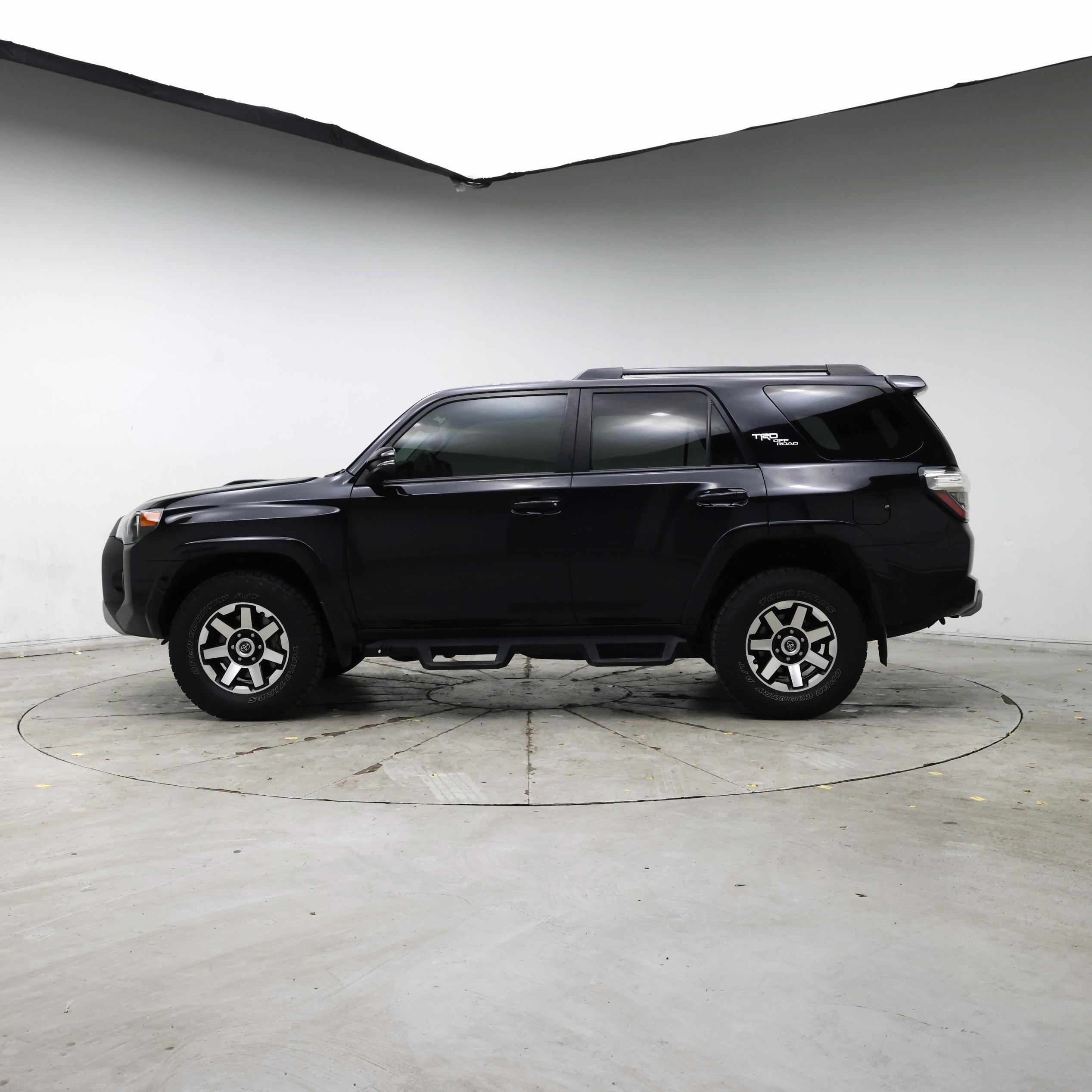 Thumbnail: 2020 Toyota 4Runner - 3