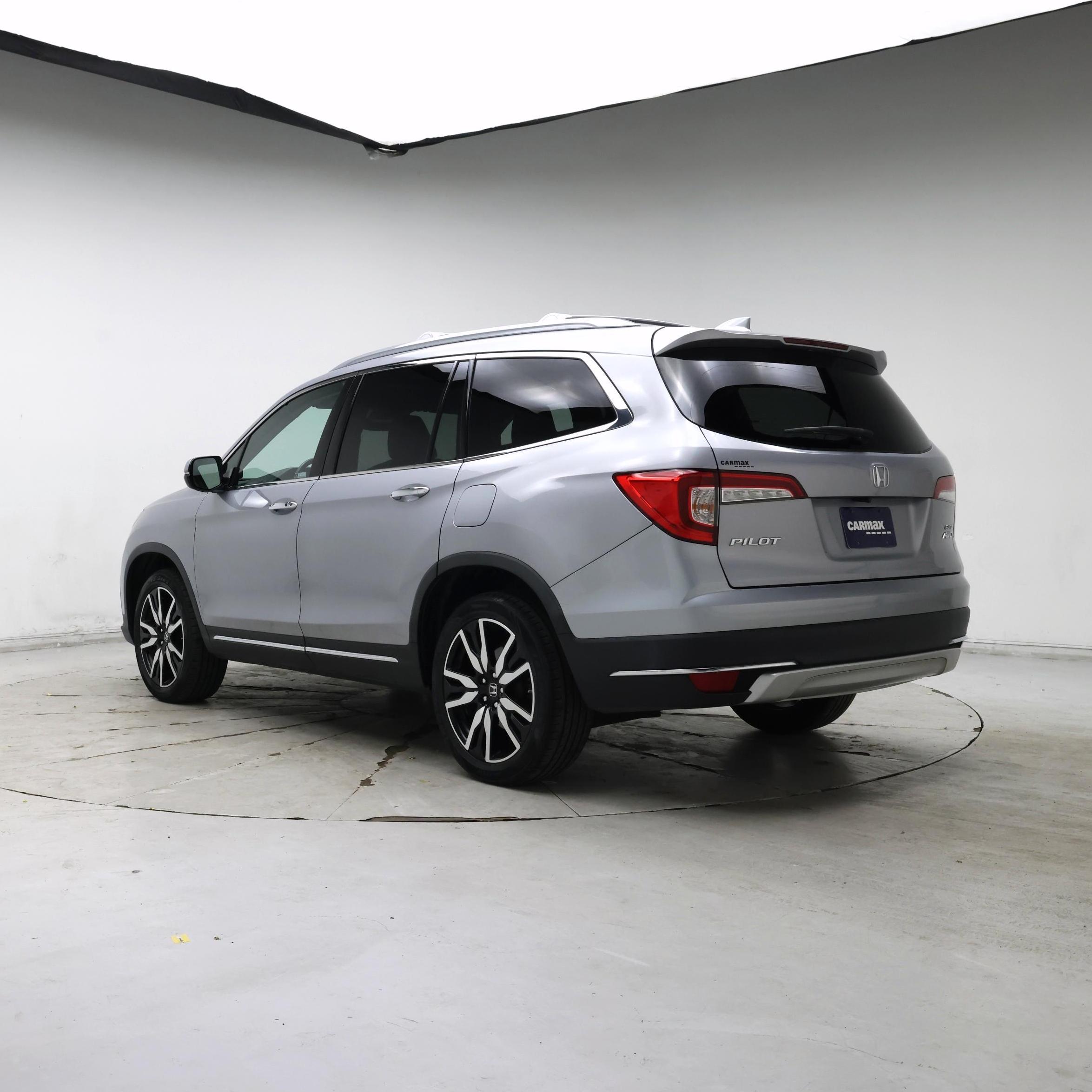 Thumbnail: 2019 Honda Pilot - 2