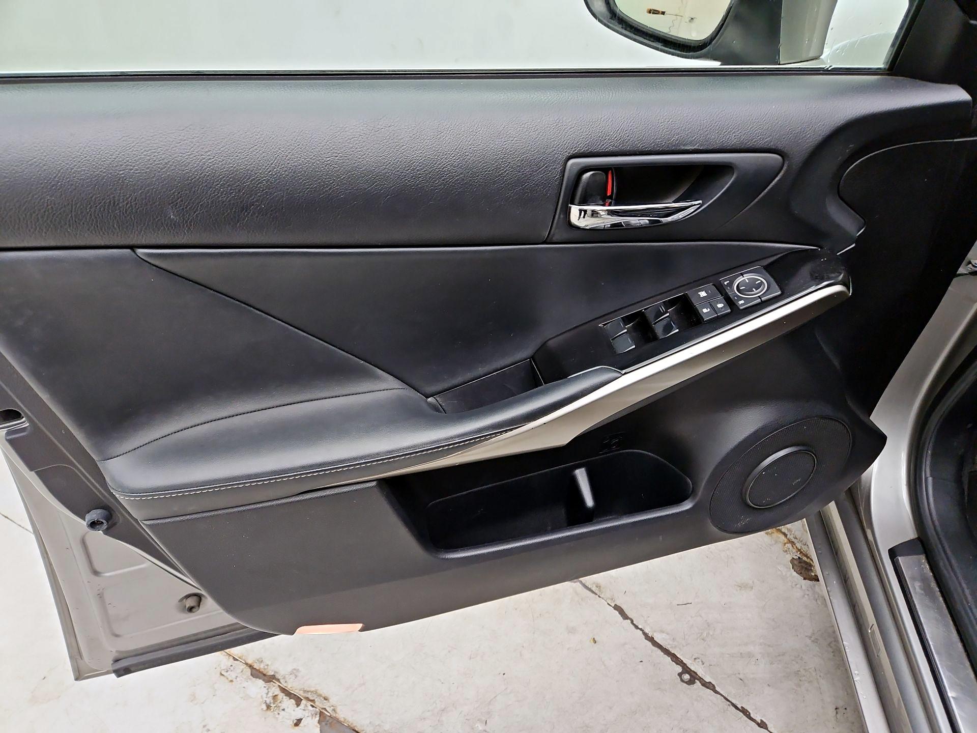 Thumbnail: 2014 Lexus IS - 12