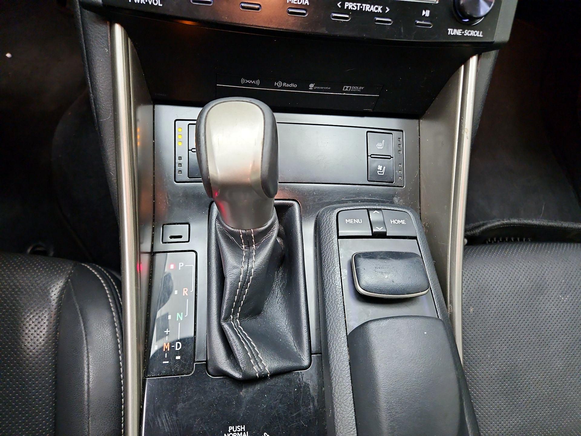 Thumbnail: 2014 Lexus IS - 18