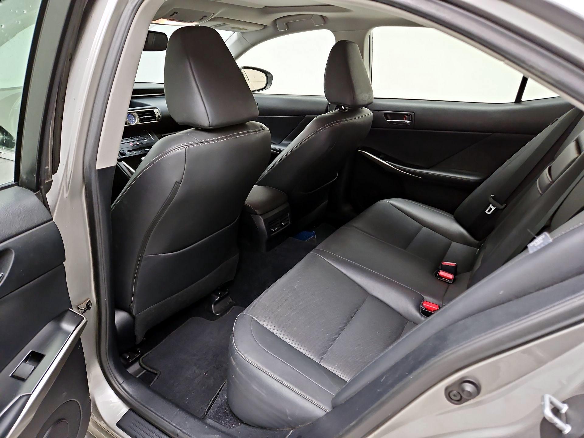 Thumbnail: 2014 Lexus IS - 19