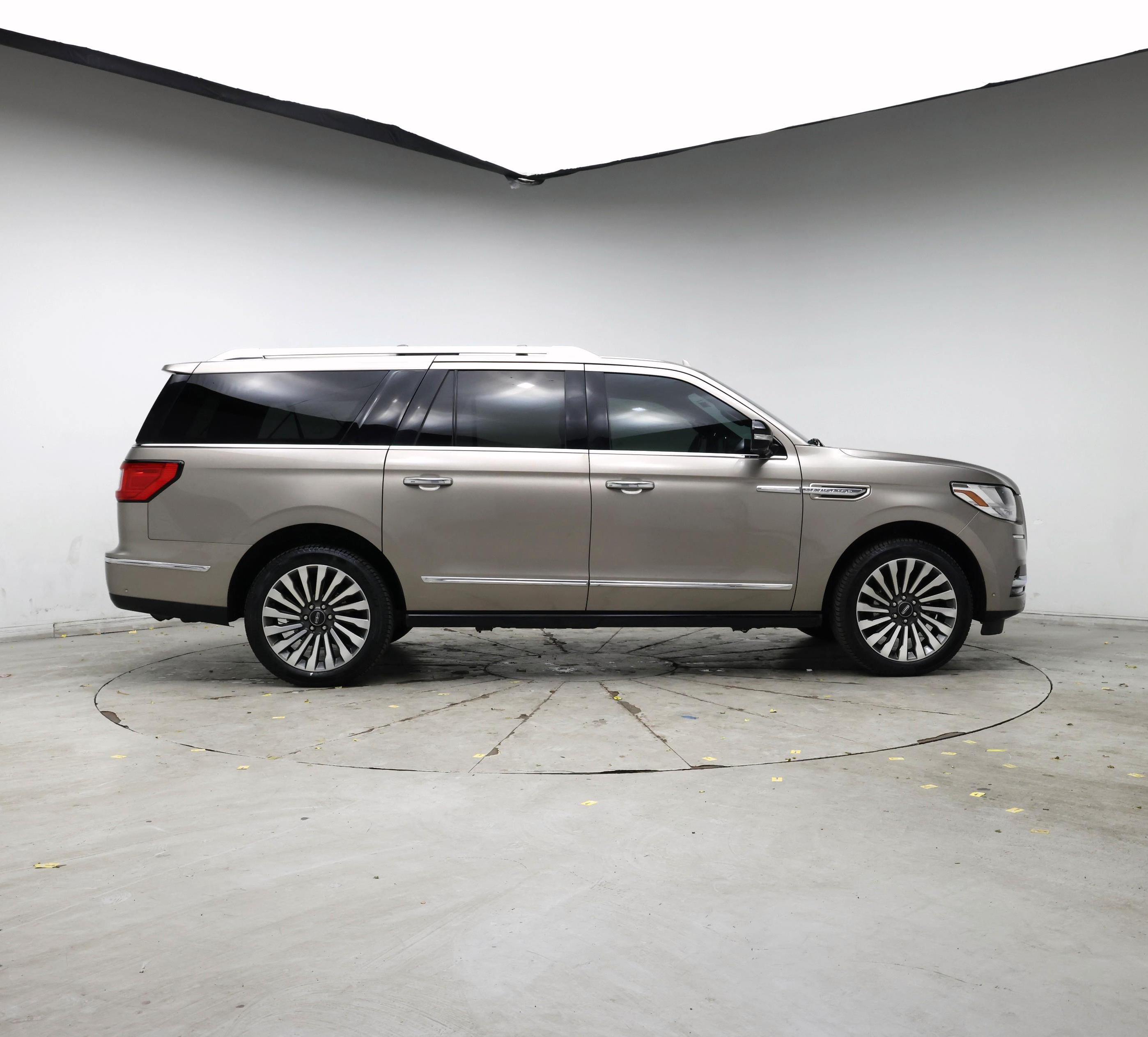 Thumbnail: 2019 Lincoln Navigator L - 7