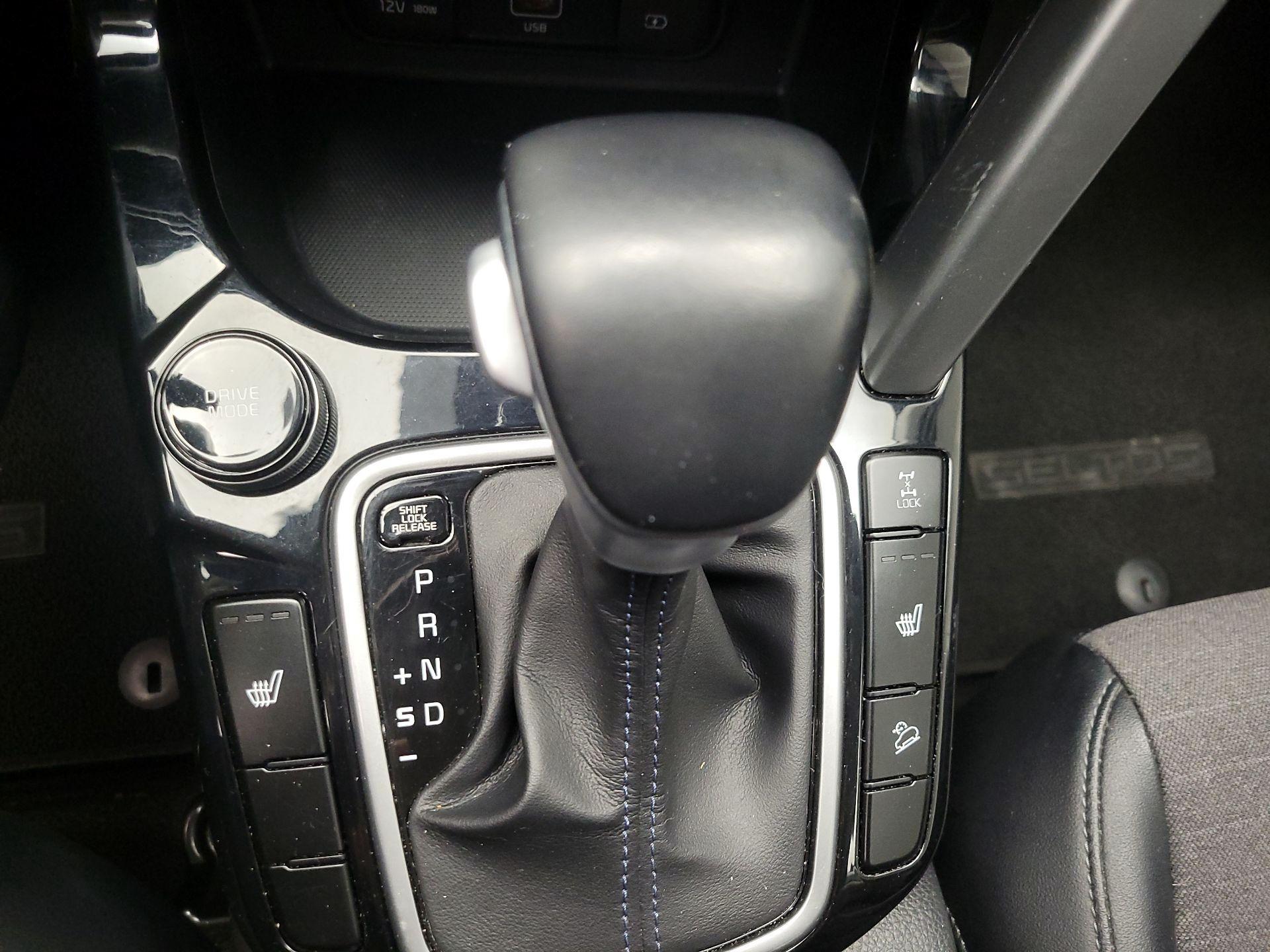 Thumbnail: 2022 Kia Seltos - 18