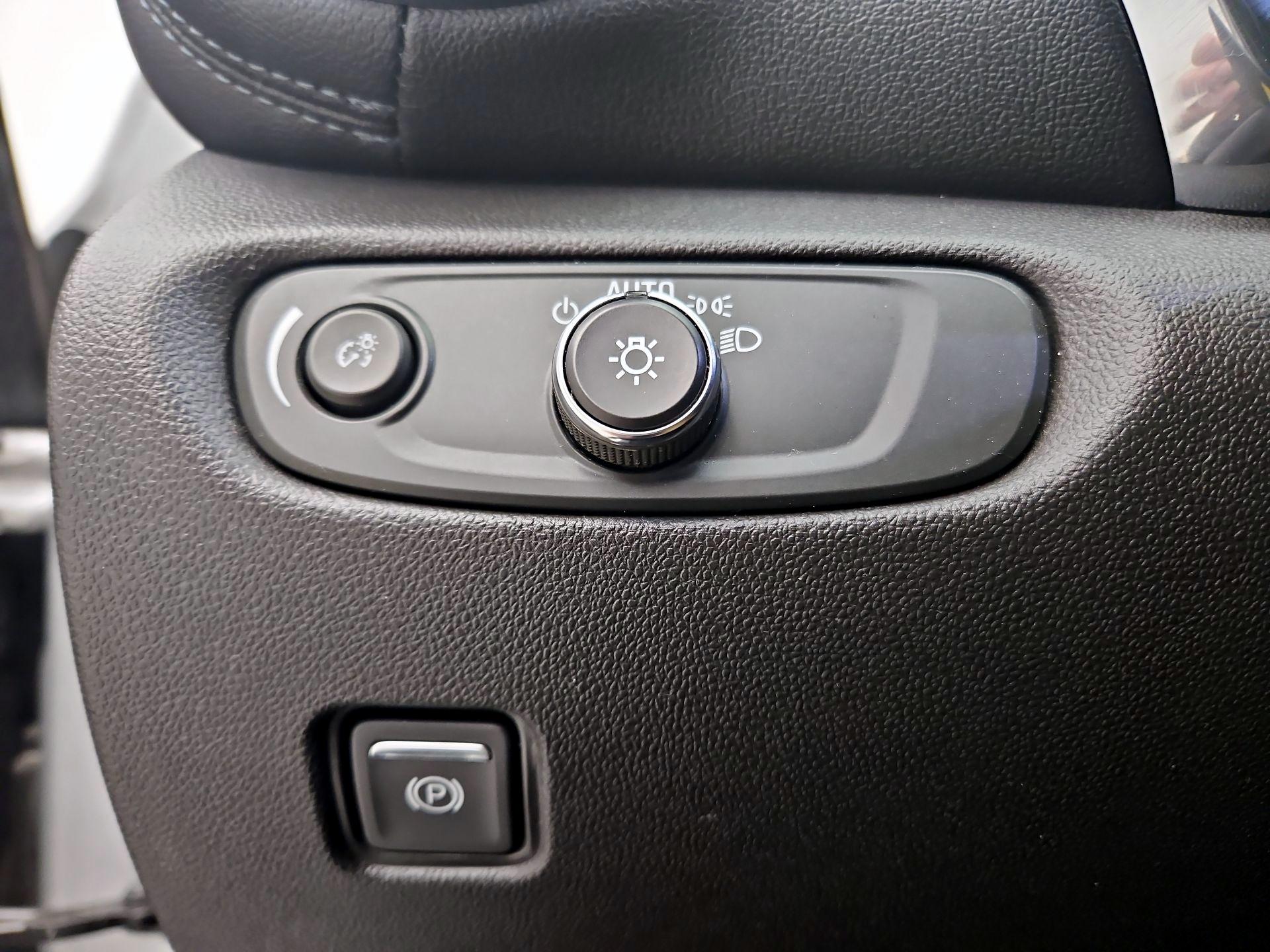 Thumbnail: 2020 Chevrolet Blazer - 13