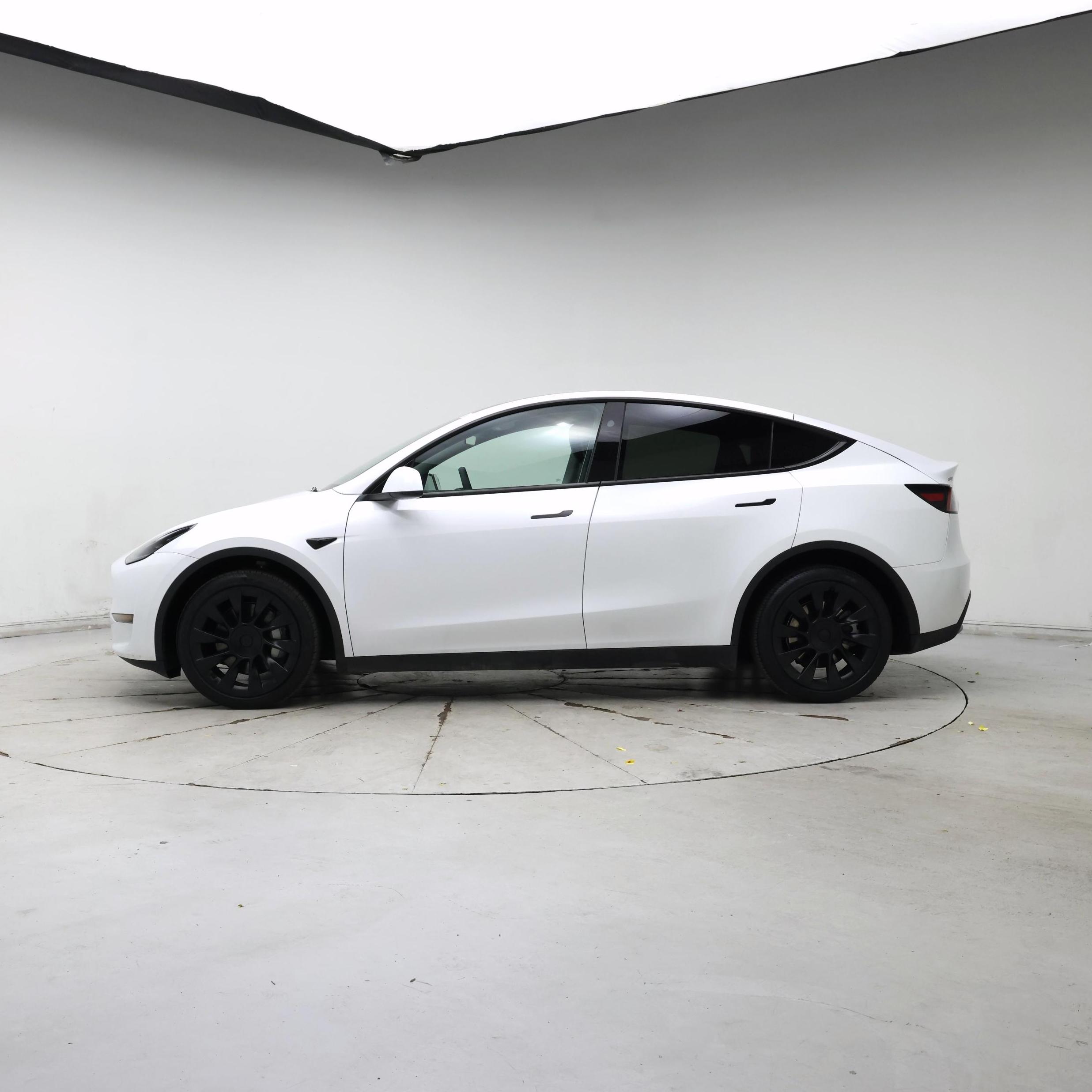 Thumbnail: 2024 Tesla Model Y - 3