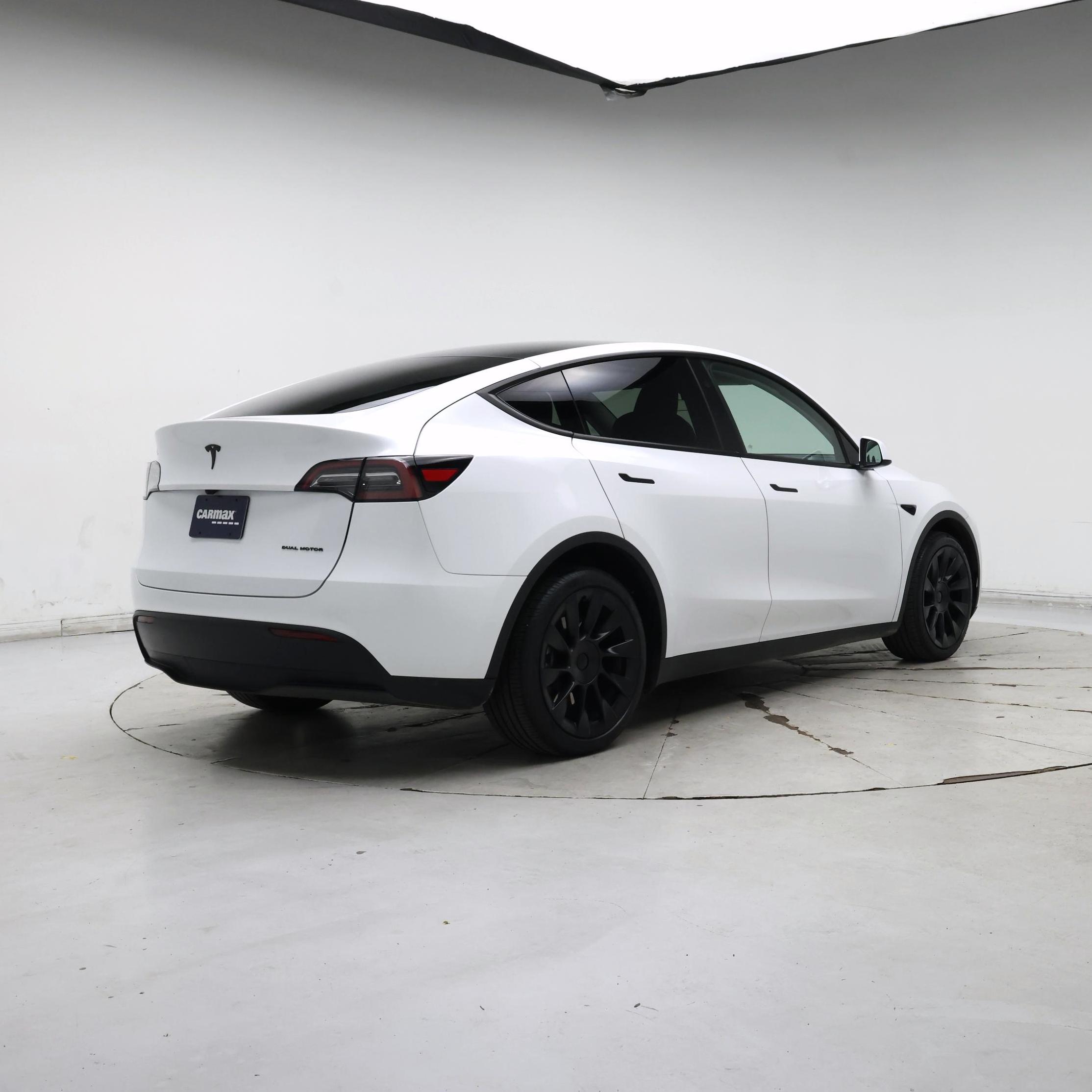 Thumbnail: 2024 Tesla Model Y - 8