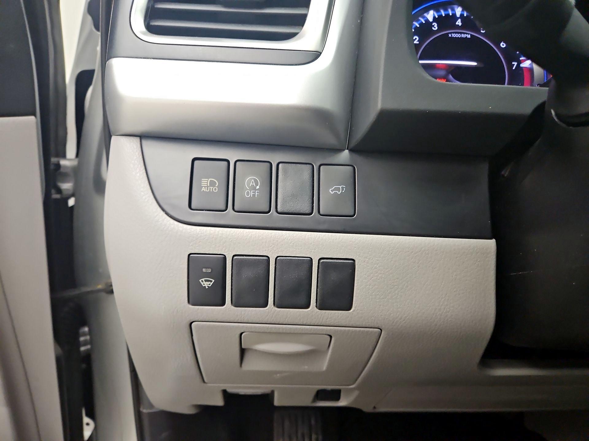 Thumbnail: 2019 Toyota Highlander - 13