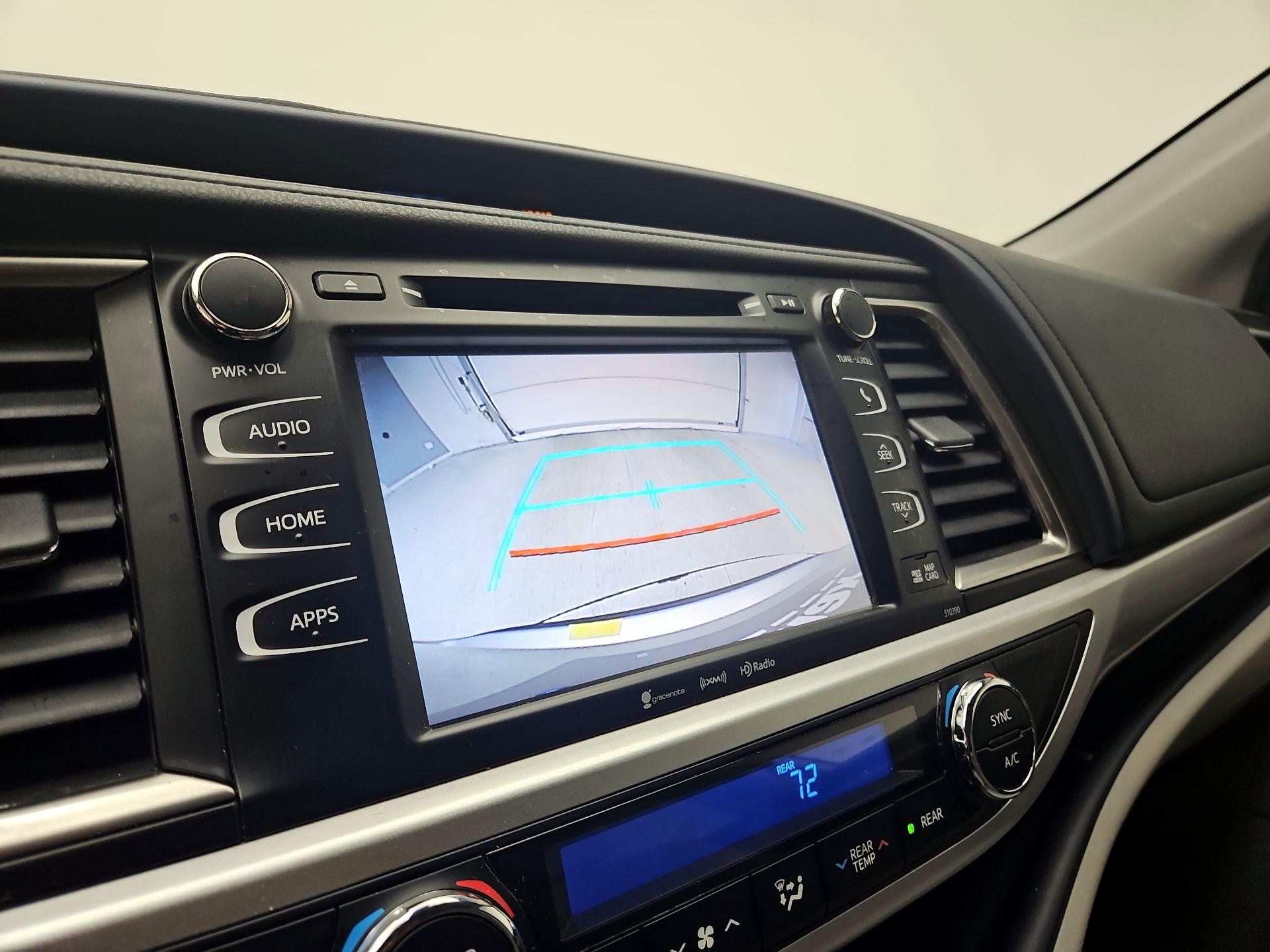Thumbnail: 2019 Toyota Highlander - 15