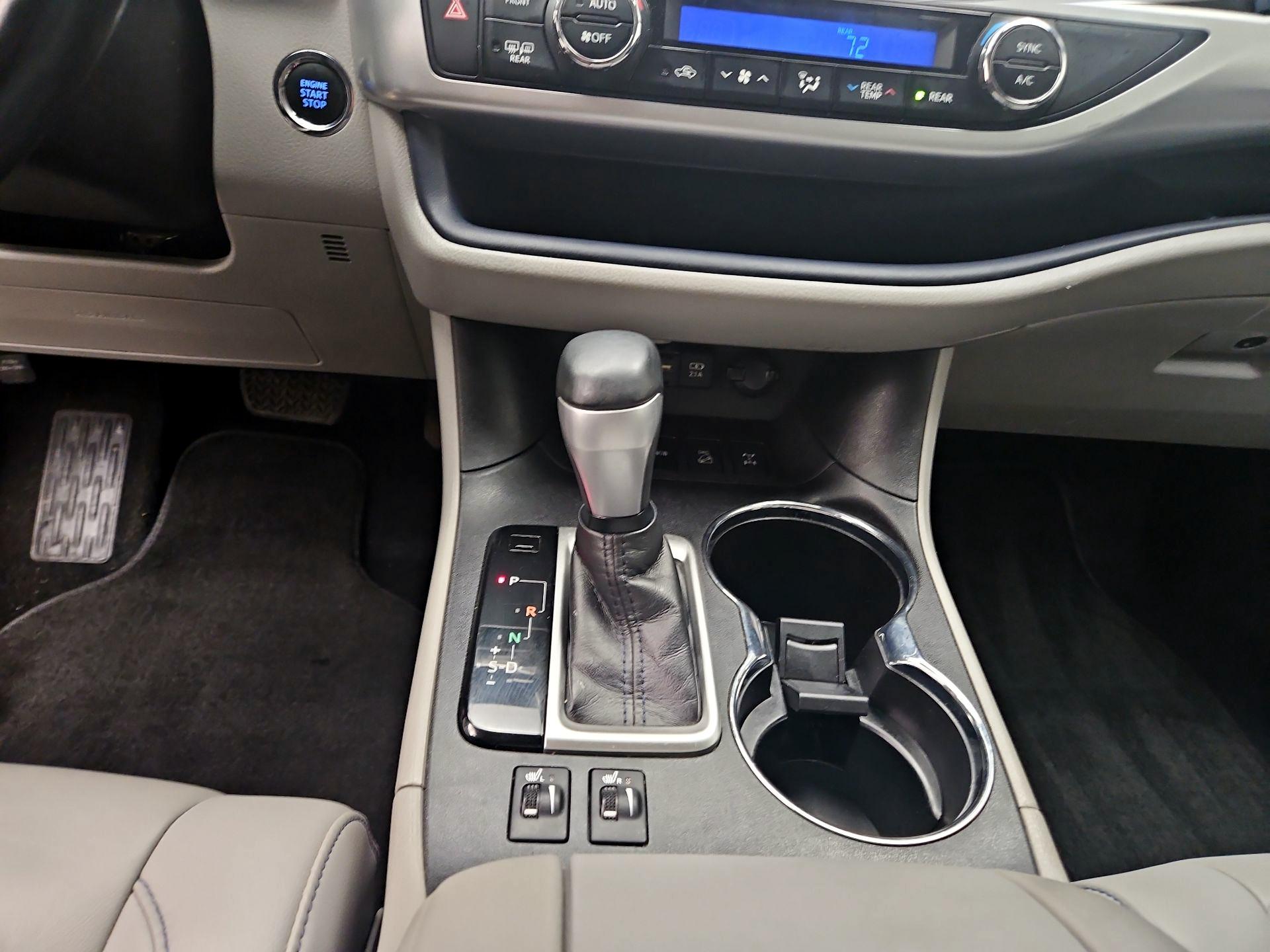 Thumbnail: 2019 Toyota Highlander - 18
