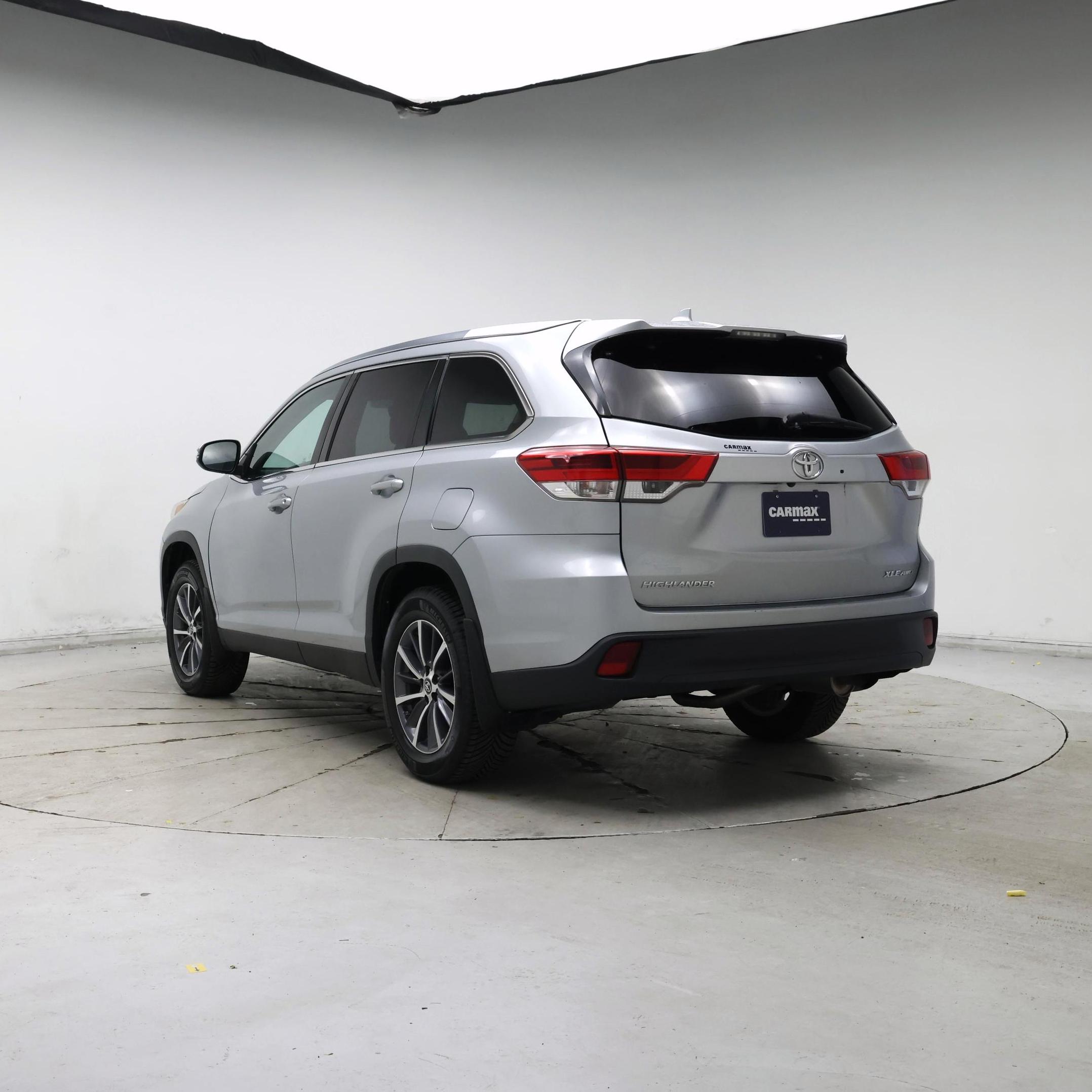 Thumbnail: 2019 Toyota Highlander - 2