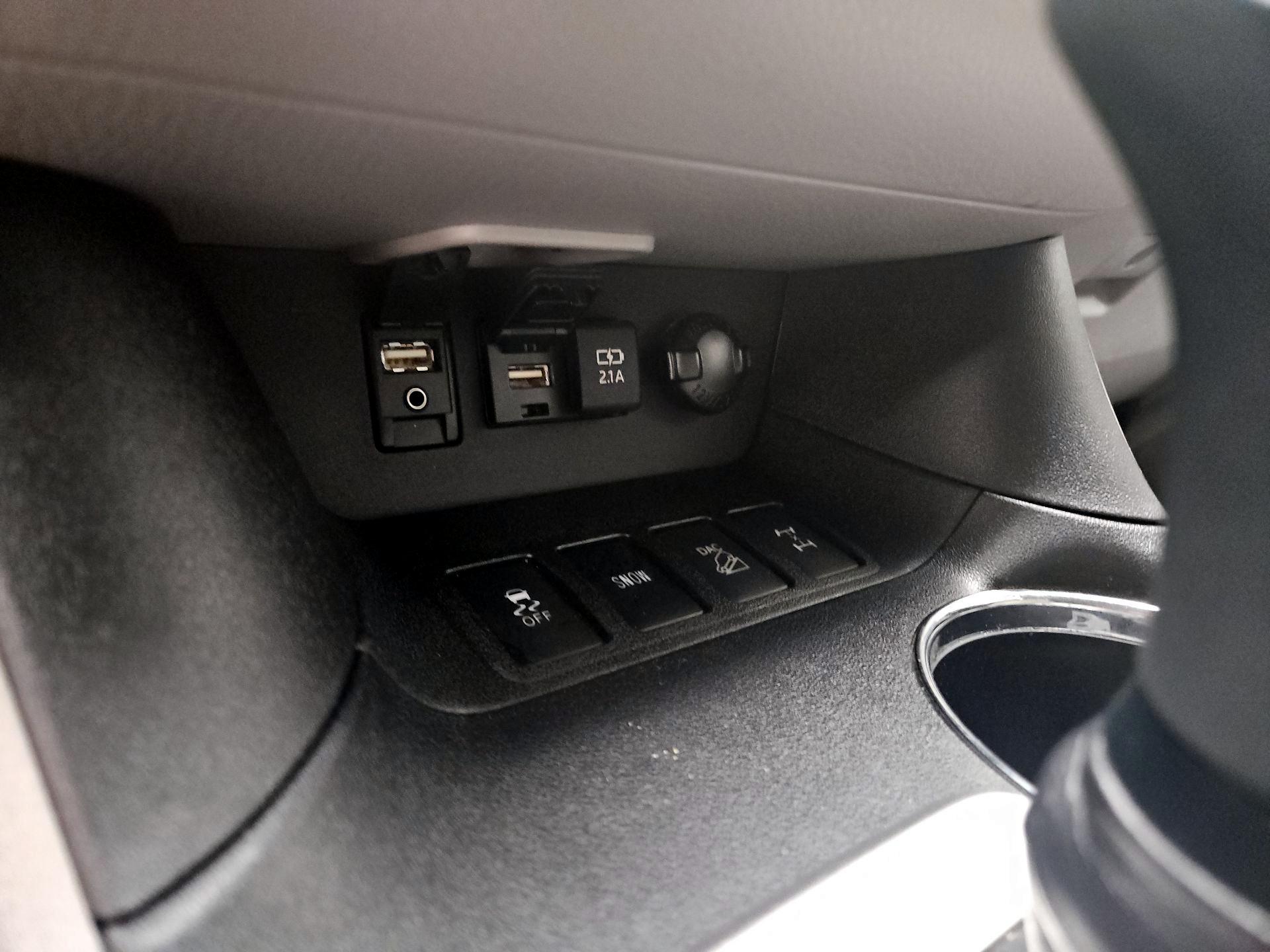 Thumbnail: 2019 Toyota Highlander - 19