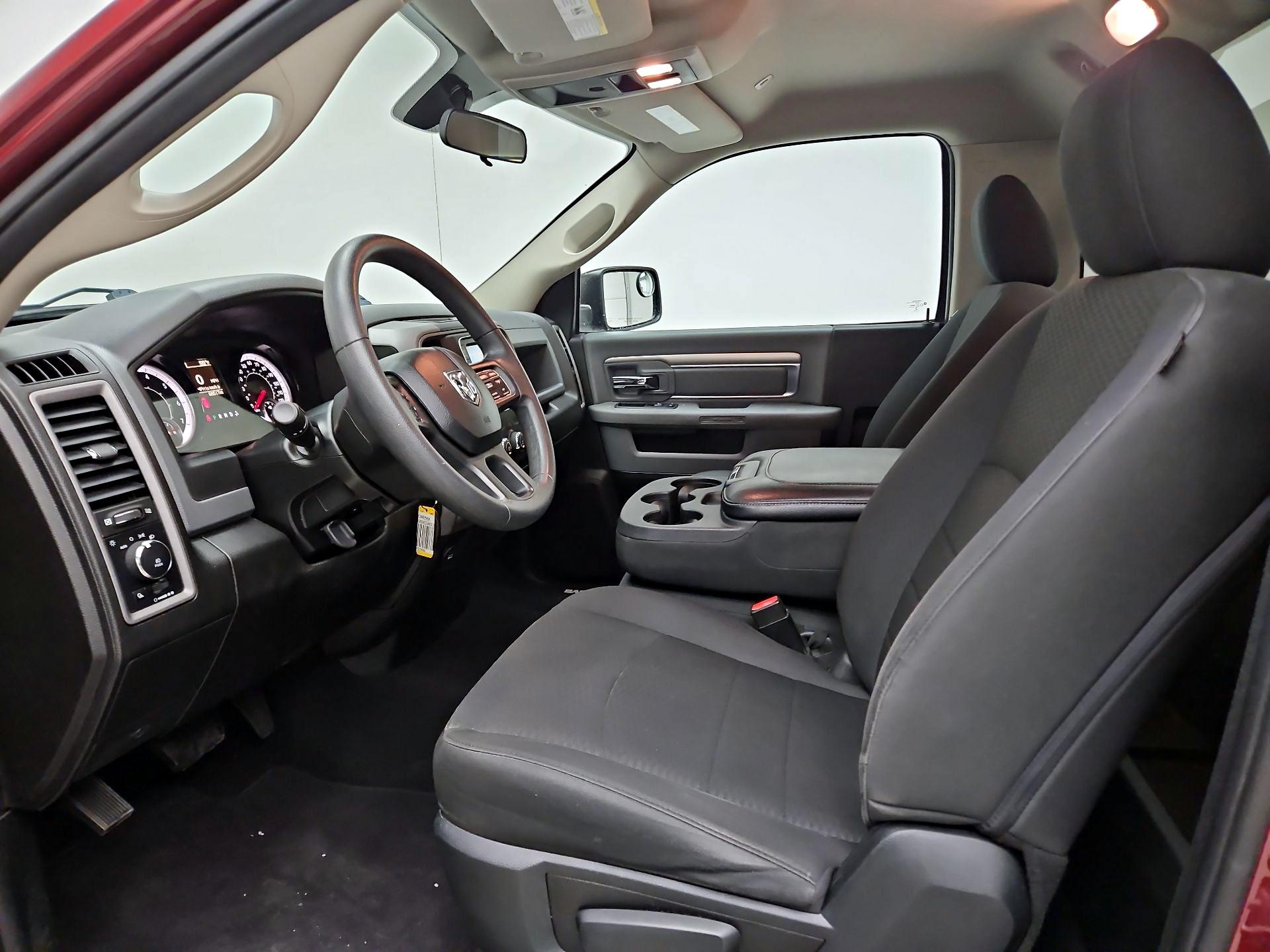 Thumbnail: 2019 RAM 1500 Classic - 11