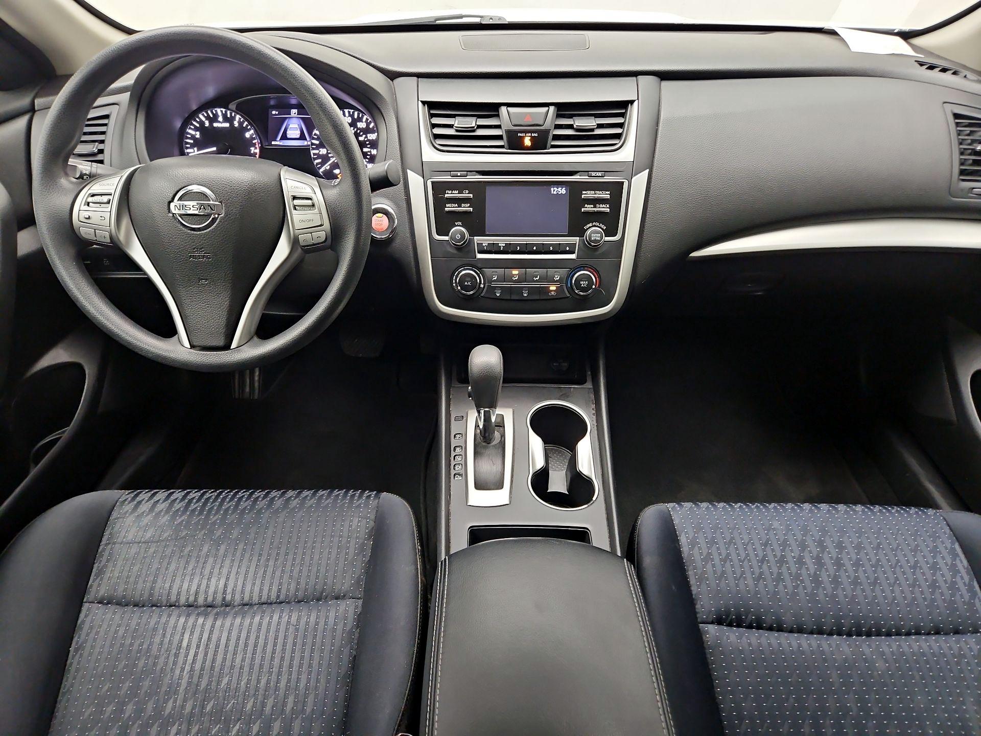 Thumbnail: 2016 Nissan Altima - 9