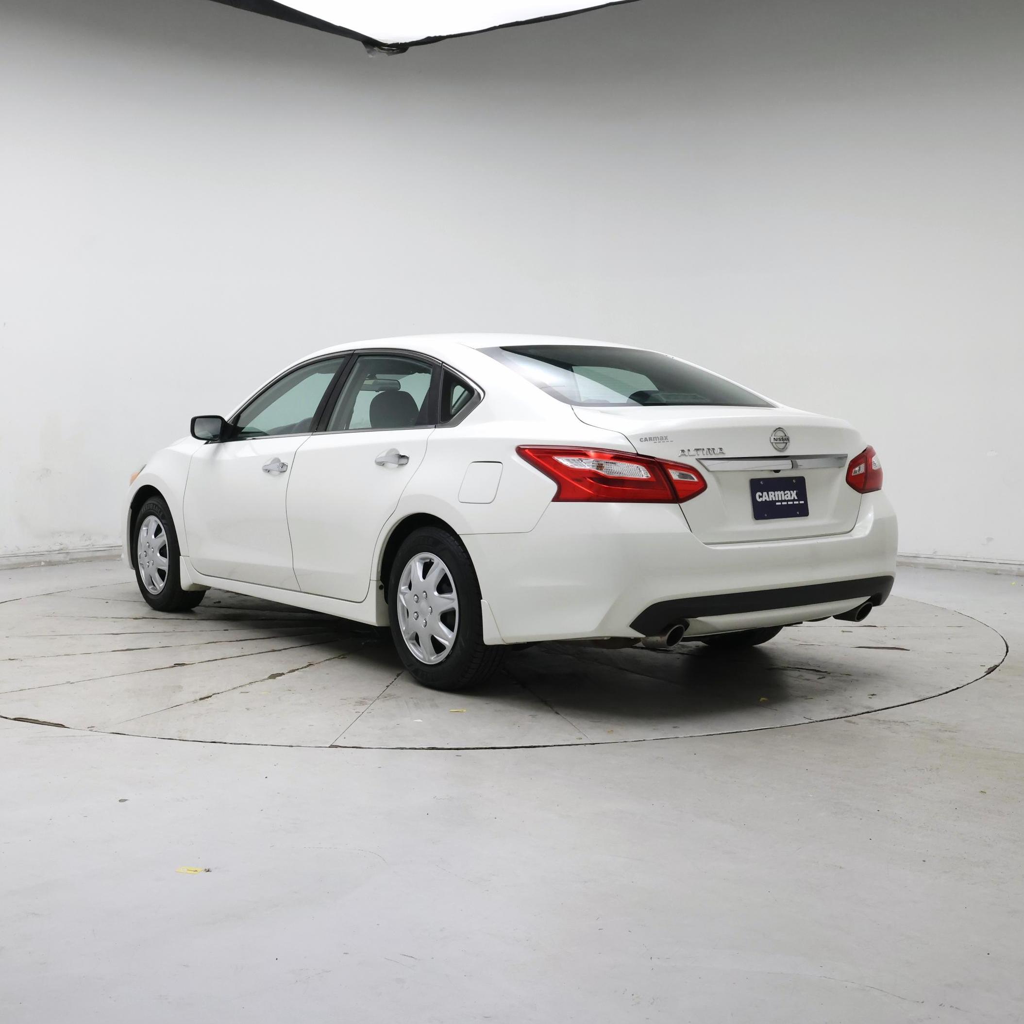 Thumbnail: 2016 Nissan Altima - 2