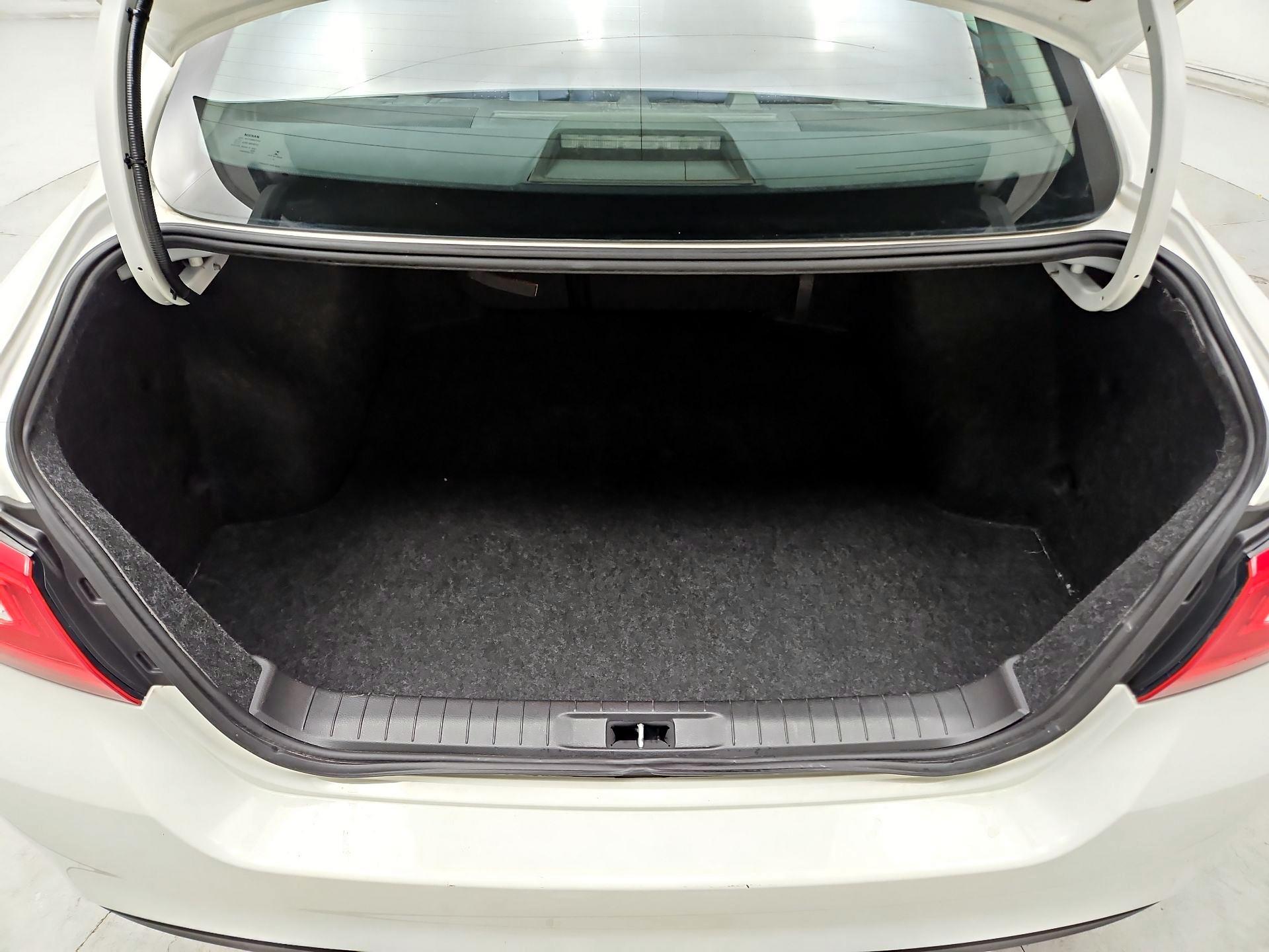 Thumbnail: 2016 Nissan Altima - 20