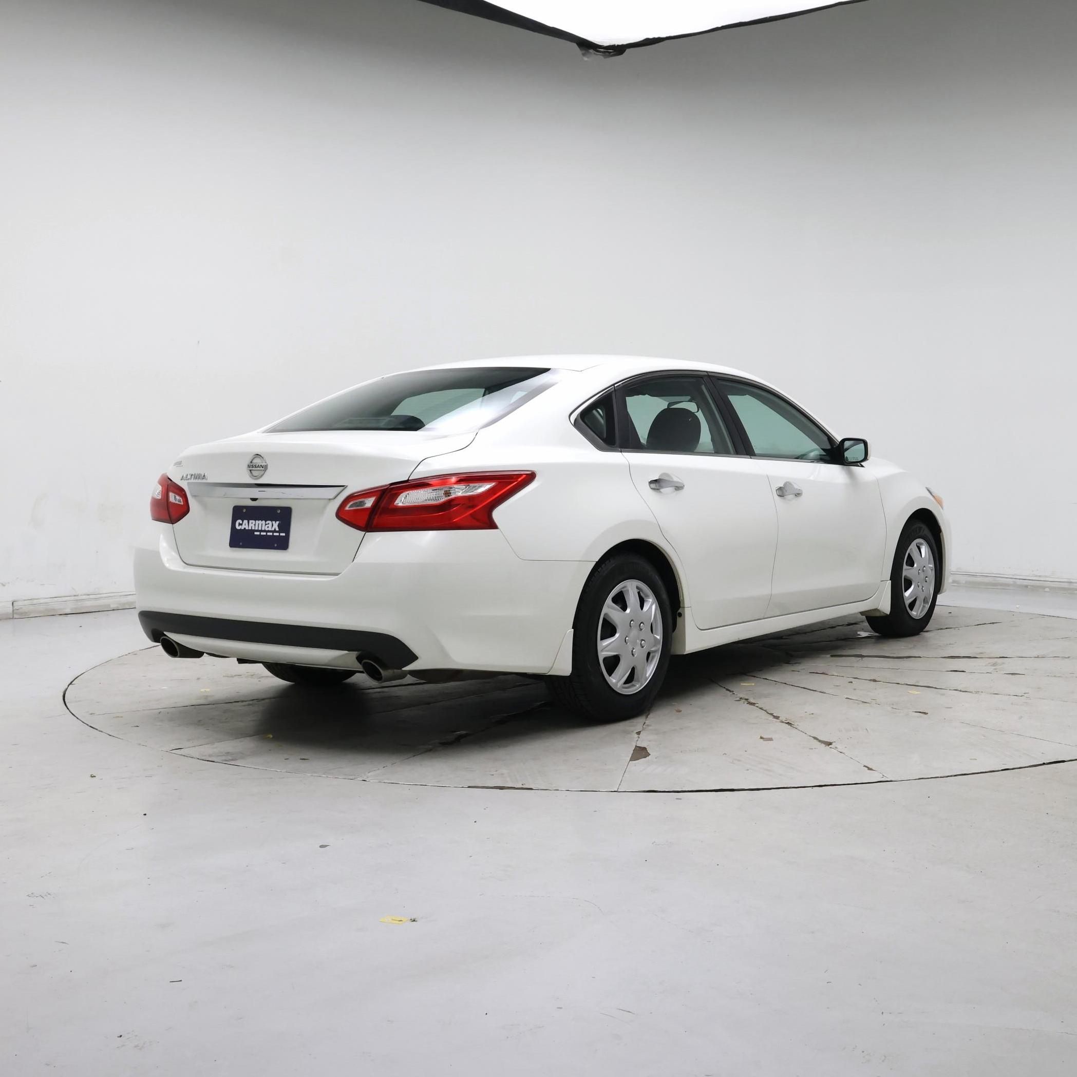 Thumbnail: 2016 Nissan Altima - 8