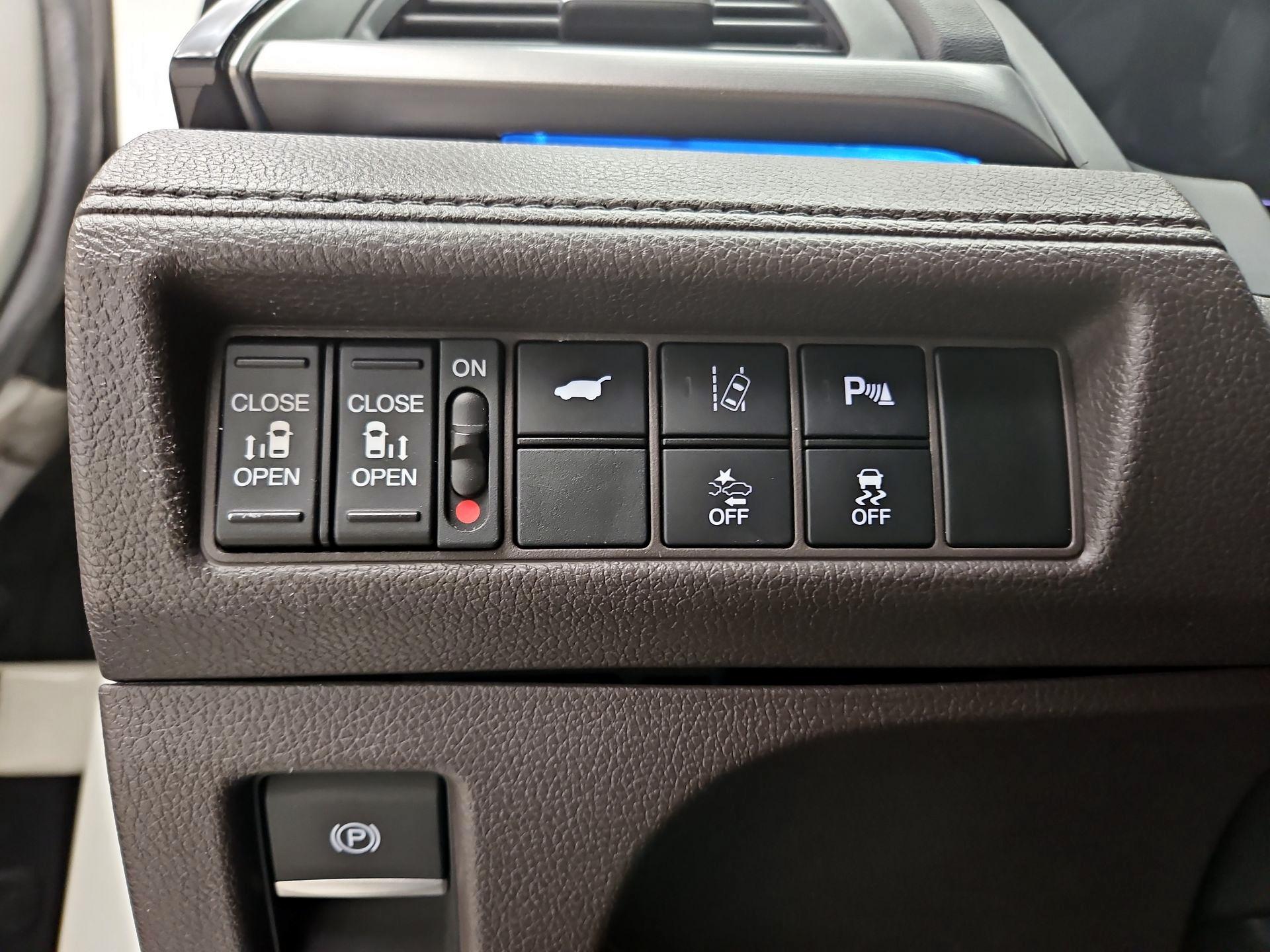 Thumbnail: 2019 Honda Odyssey - 13