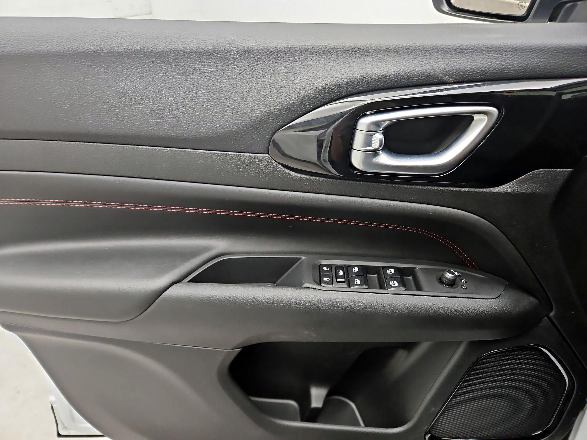 Thumbnail: 2023 Jeep Compass - 12