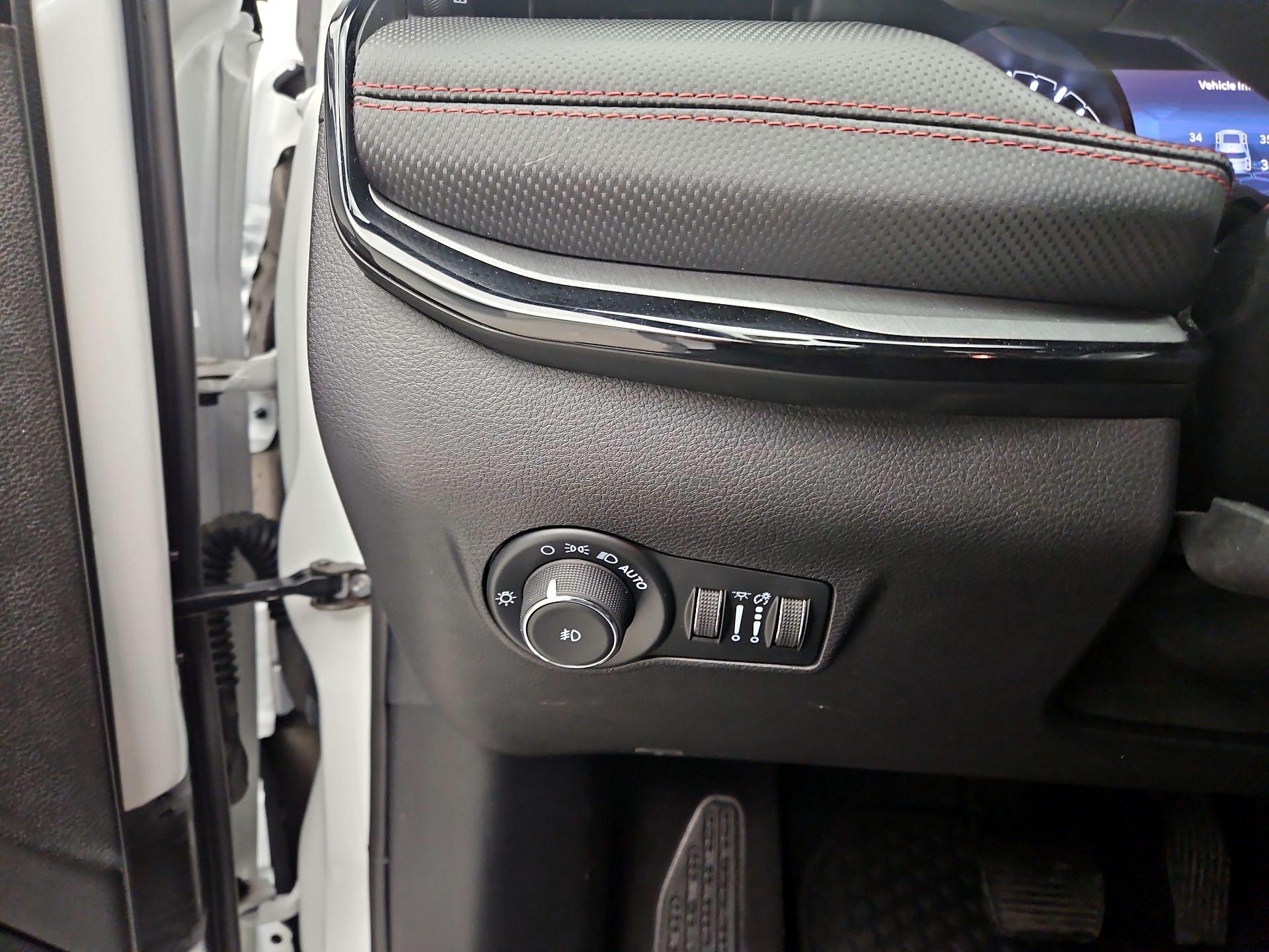 Thumbnail: 2023 Jeep Compass - 13