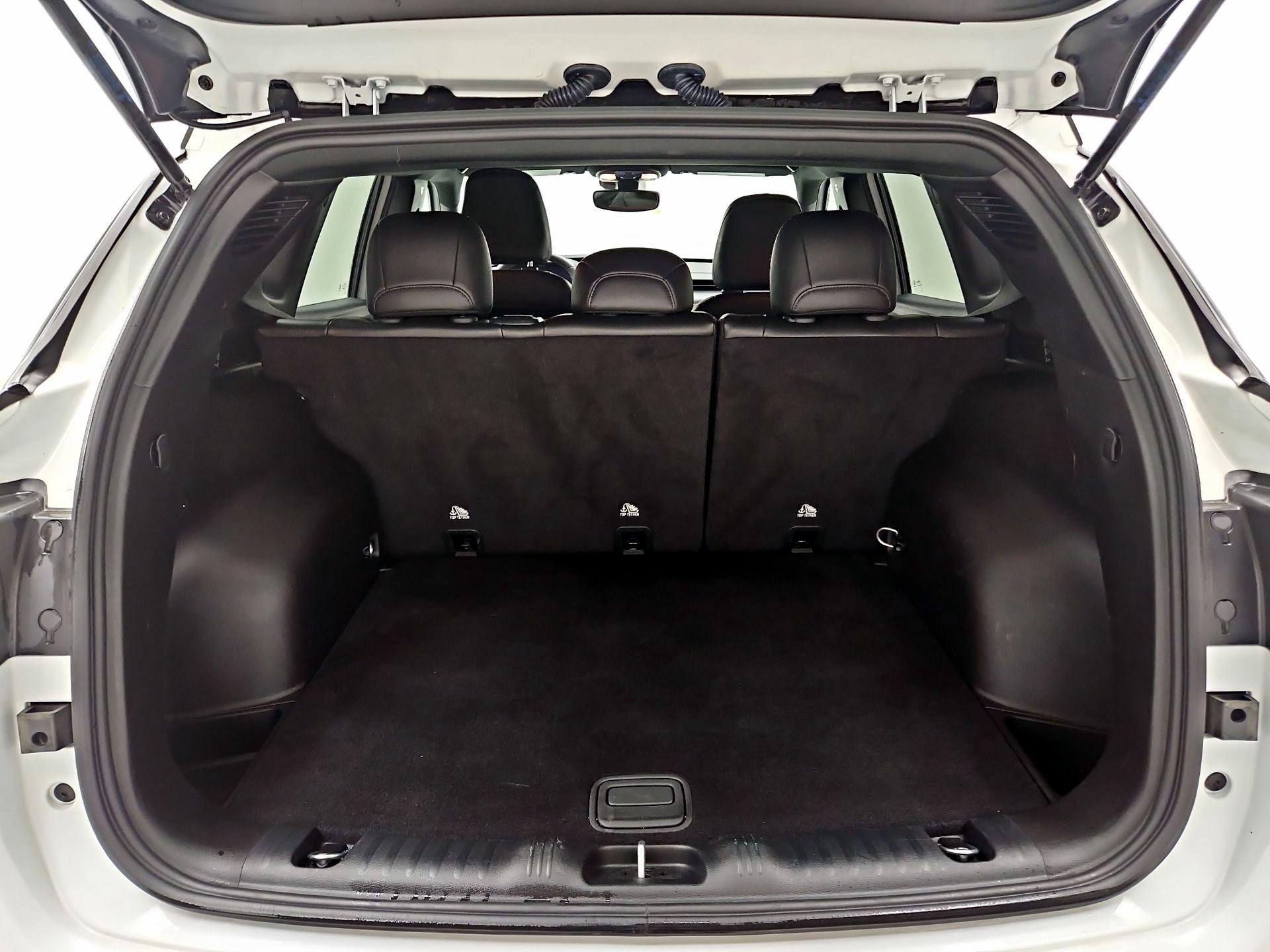 Thumbnail: 2023 Jeep Compass - 20