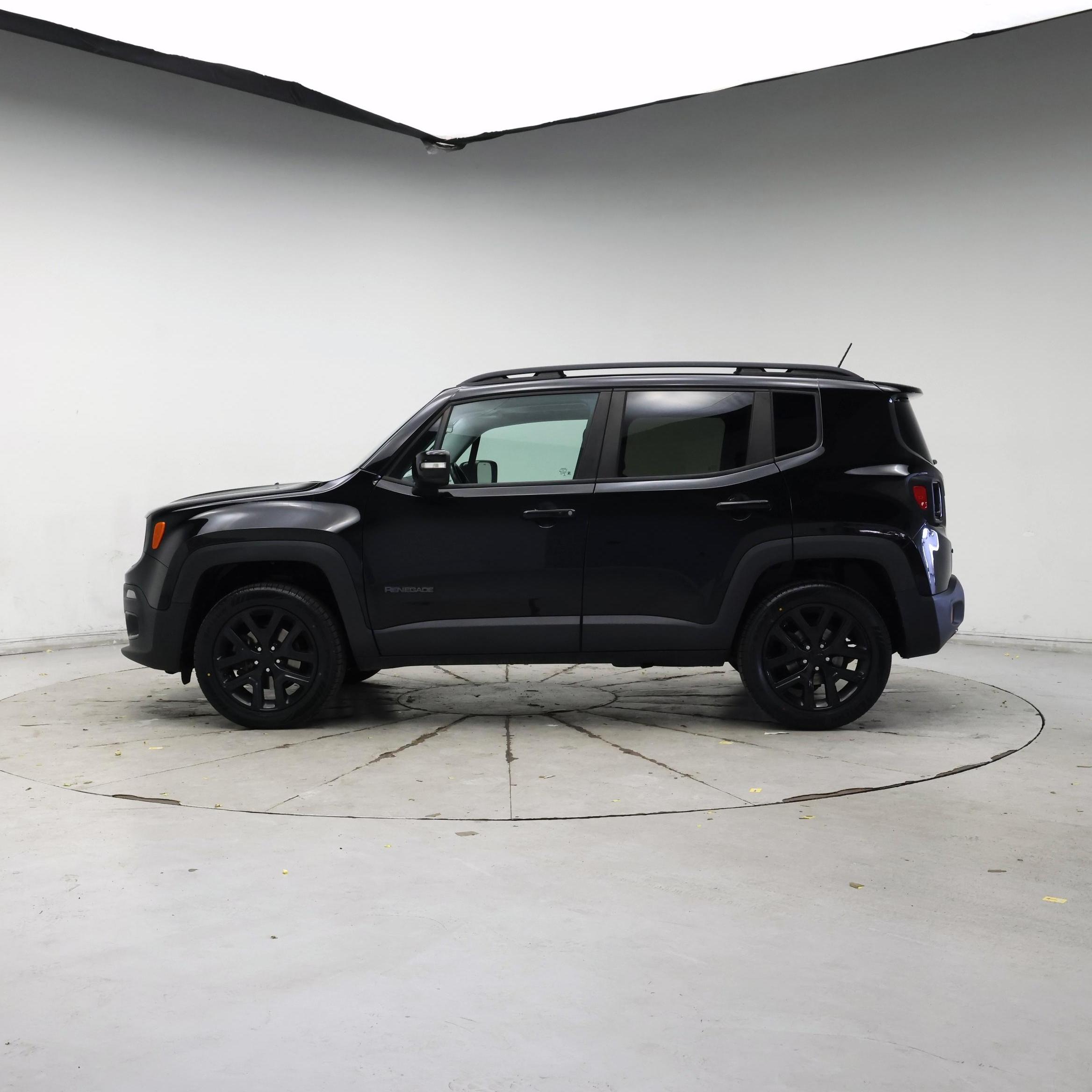 Thumbnail: 2017 Jeep Renegade - 3