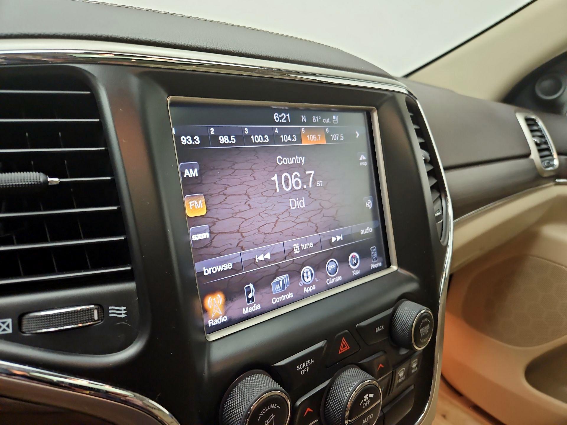 Thumbnail: 2014 Jeep Grand Cherokee - 16