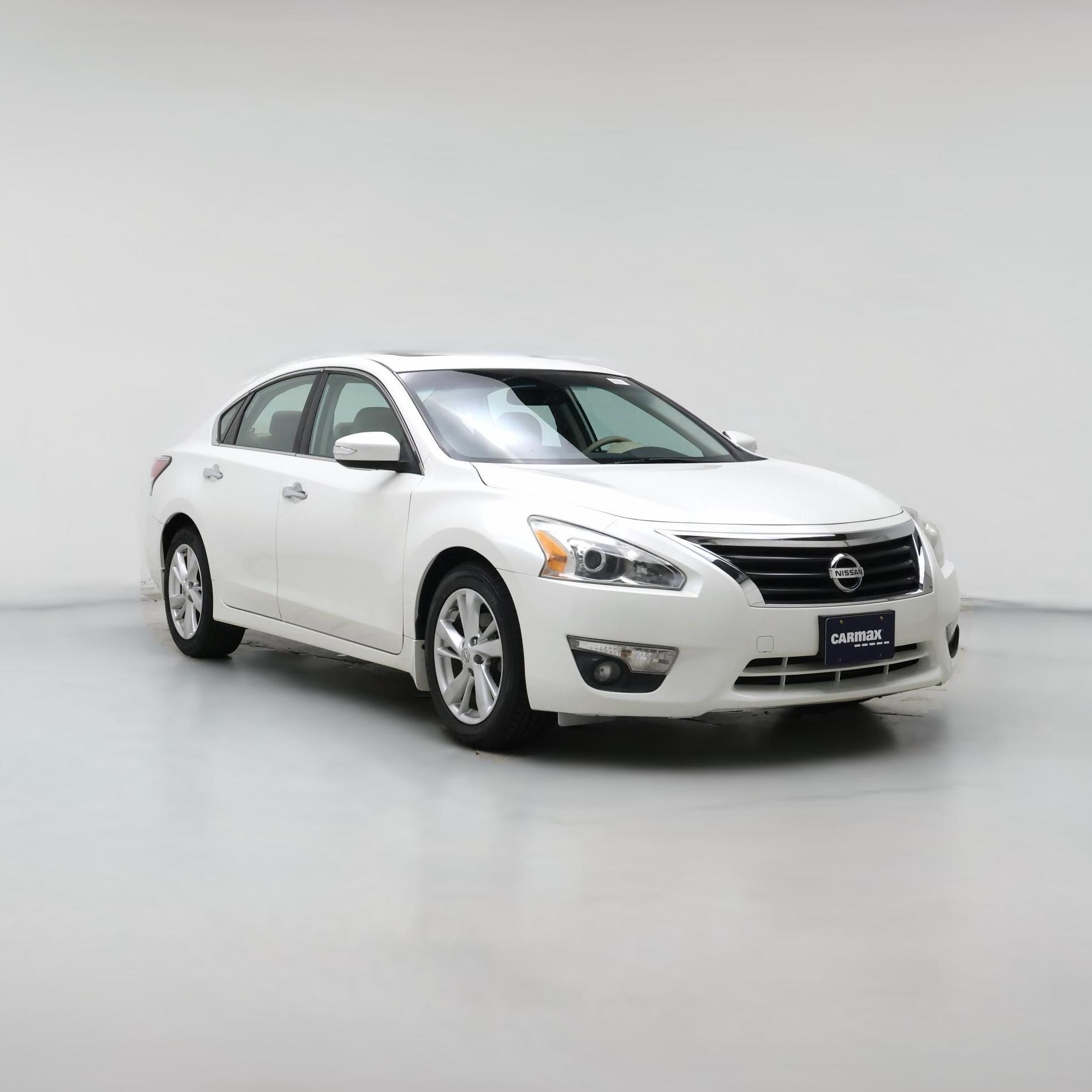 Thumbnail: 2015 Nissan Altima - 1